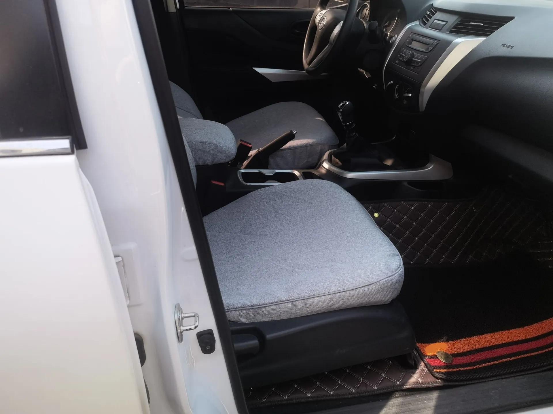 Nissan Navara 2019 2.5L Manual Two-Wheel Drive Comfort Version China VI QR25 — миниатюра 23