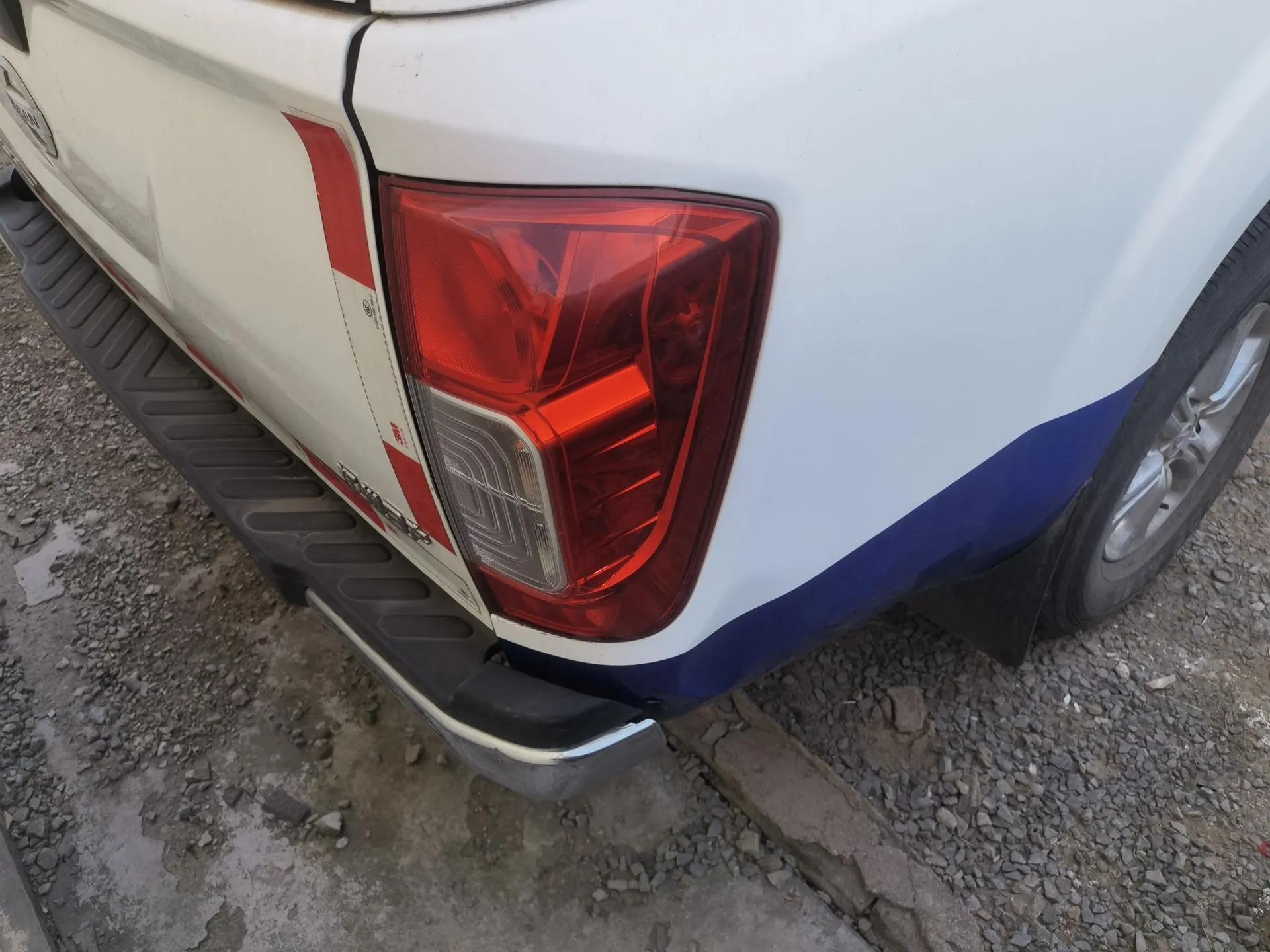 Nissan Navara 2019 2.5L Manual Two-Wheel Drive Comfort Version China VI QR25 — миниатюра 8