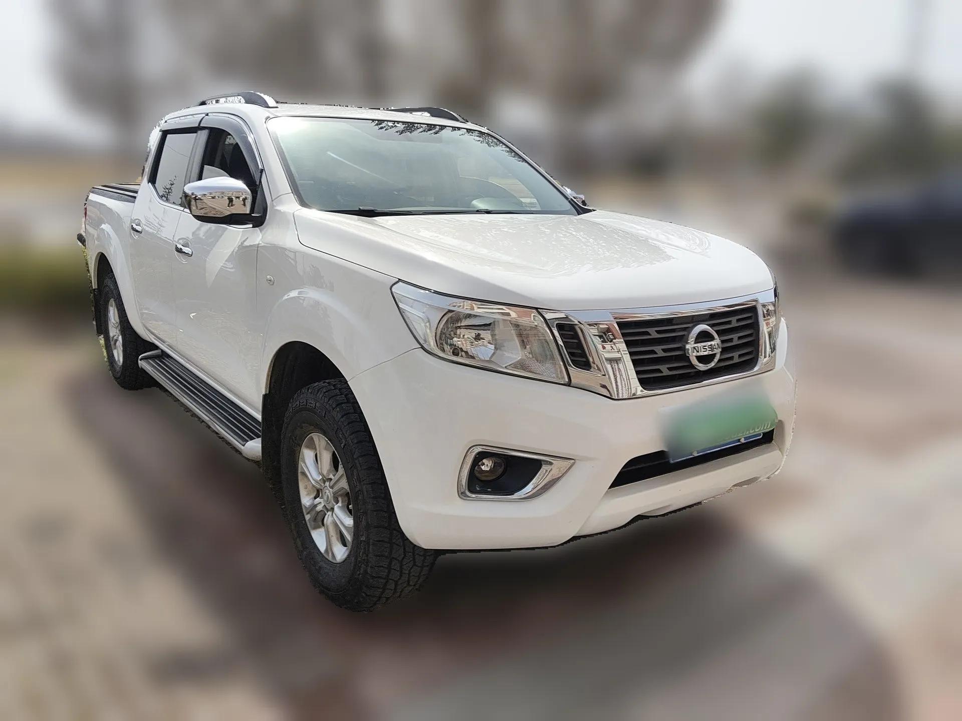 Nissan Navara 2017 2.5L Automatic 2WD Luxury Edition QR25 — миниатюра 3