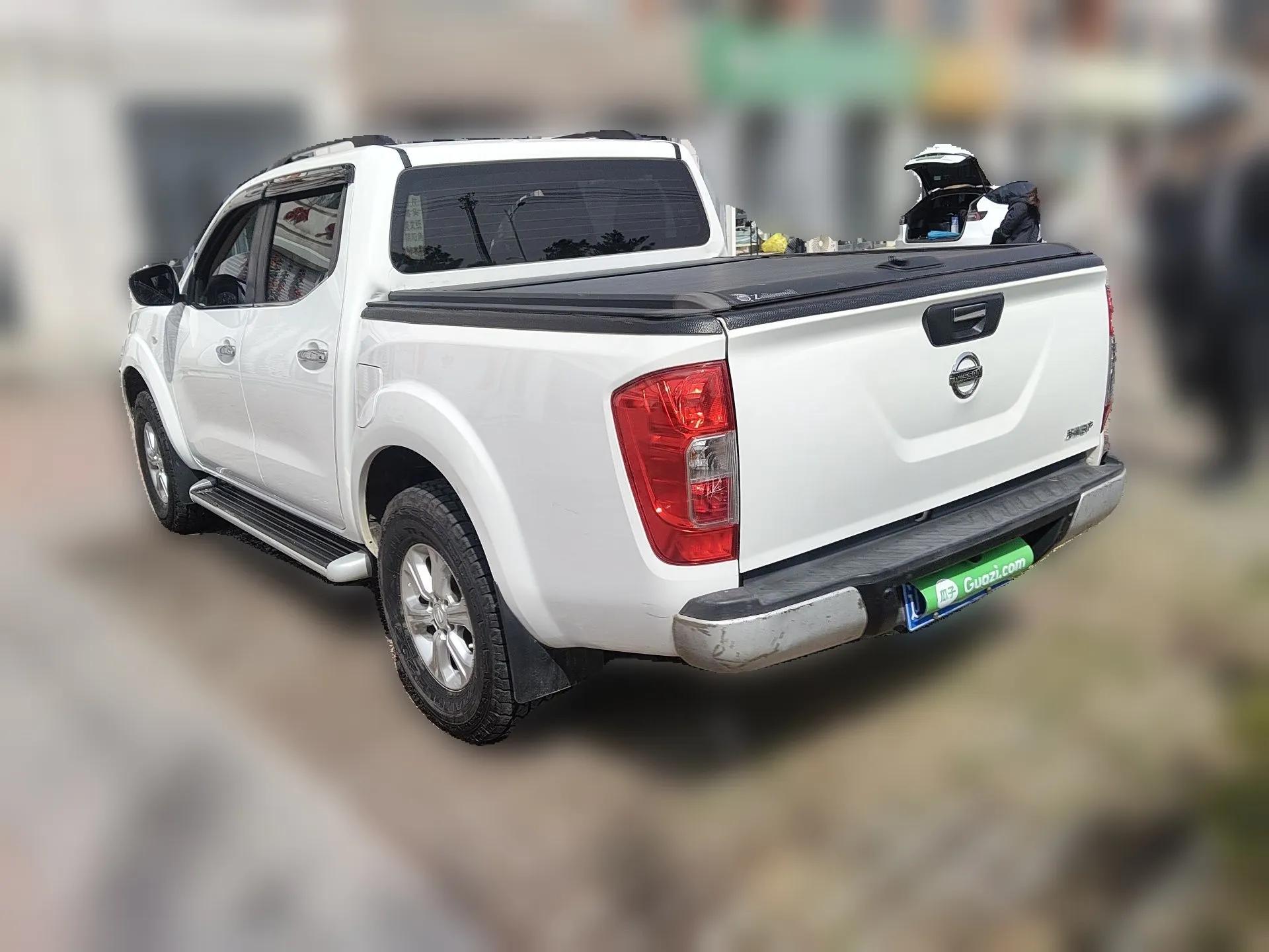 Nissan Navara 2017 2.5L Automatic 2WD Luxury Edition QR25 — миниатюра 4