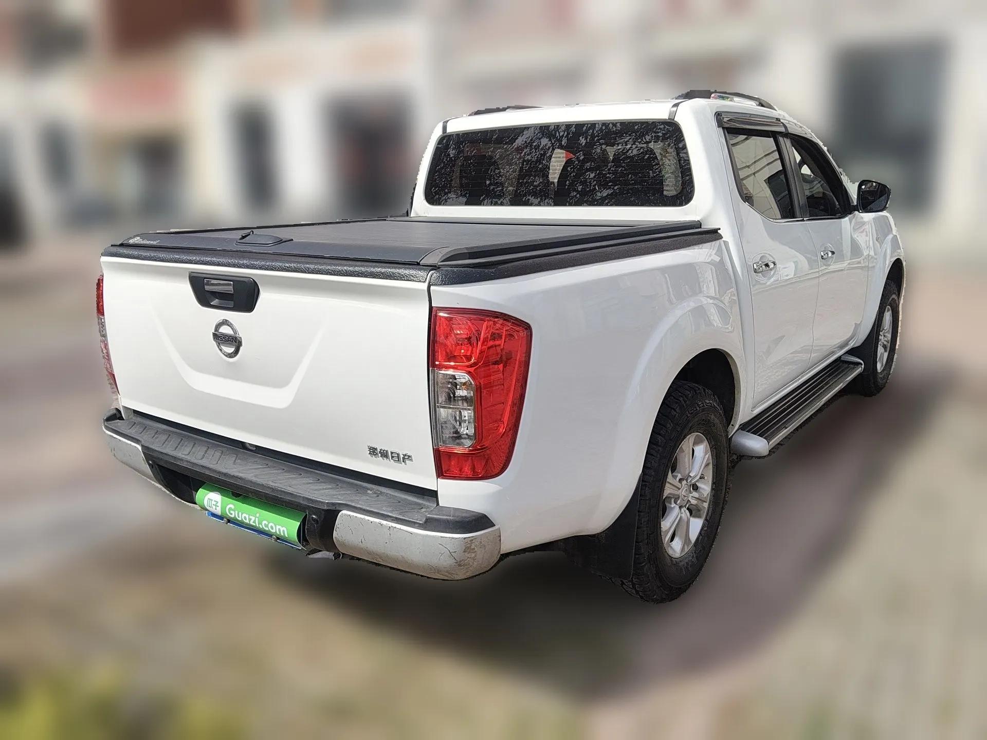 Nissan Navara 2017 2.5L Automatic 2WD Luxury Edition QR25 — миниатюра 6