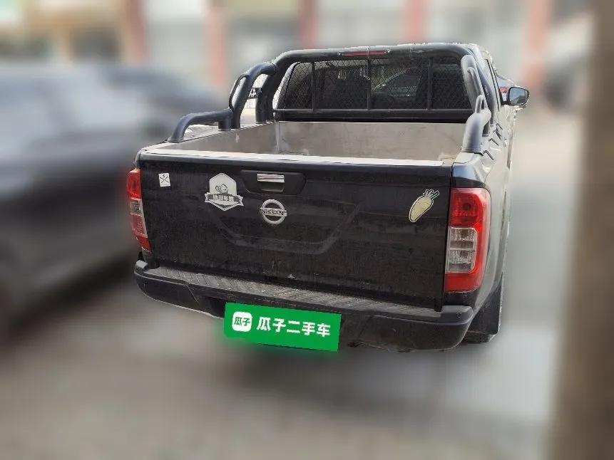 Nissan Navara 2017 2.5L Automatic 4x4 Luxury Edition QR25 — миниатюра 5