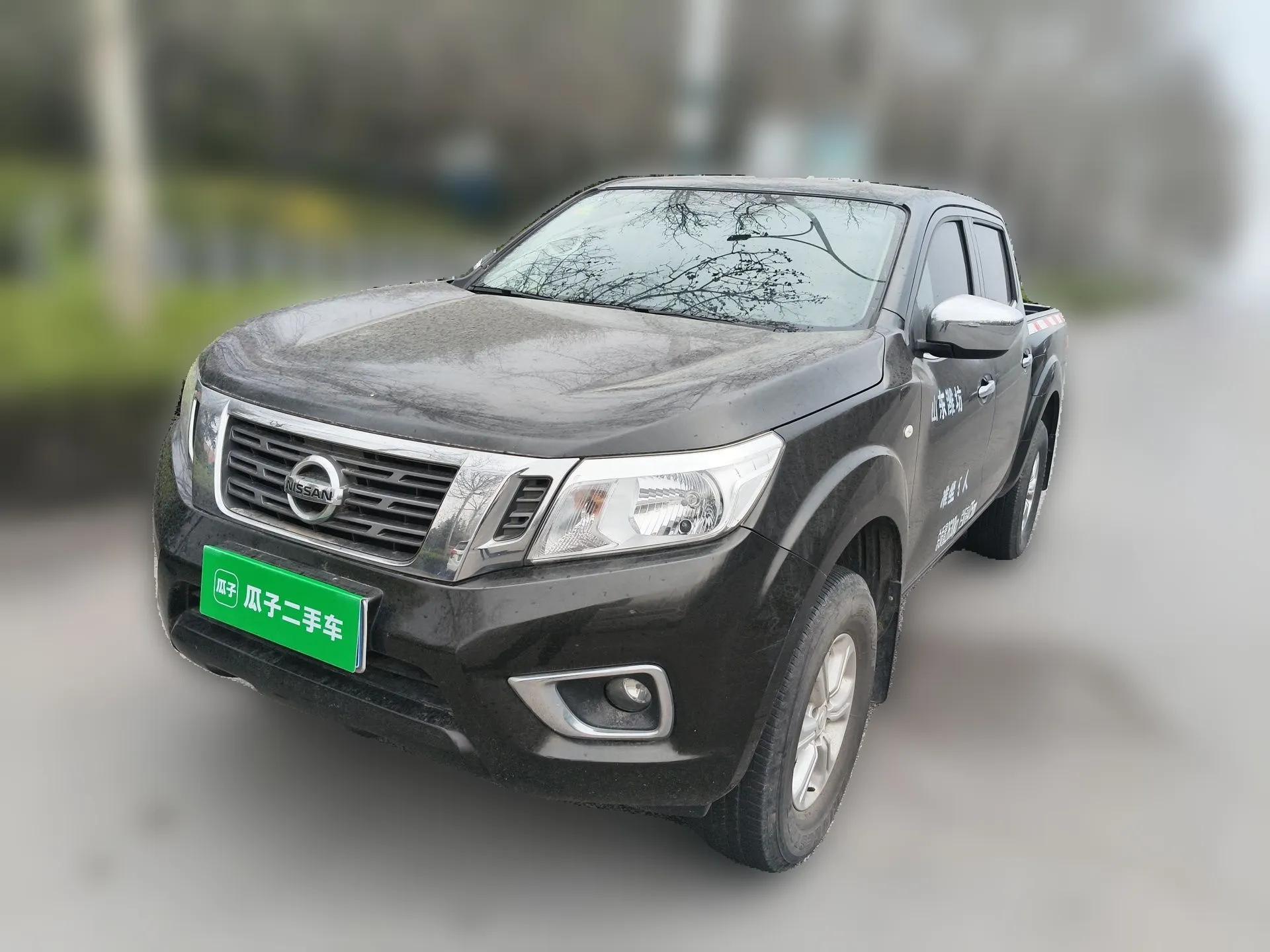 Nissan Navara 2017 2.5L Manual Two-Wheel Drive Luxury Edition QR25 — миниатюра 1