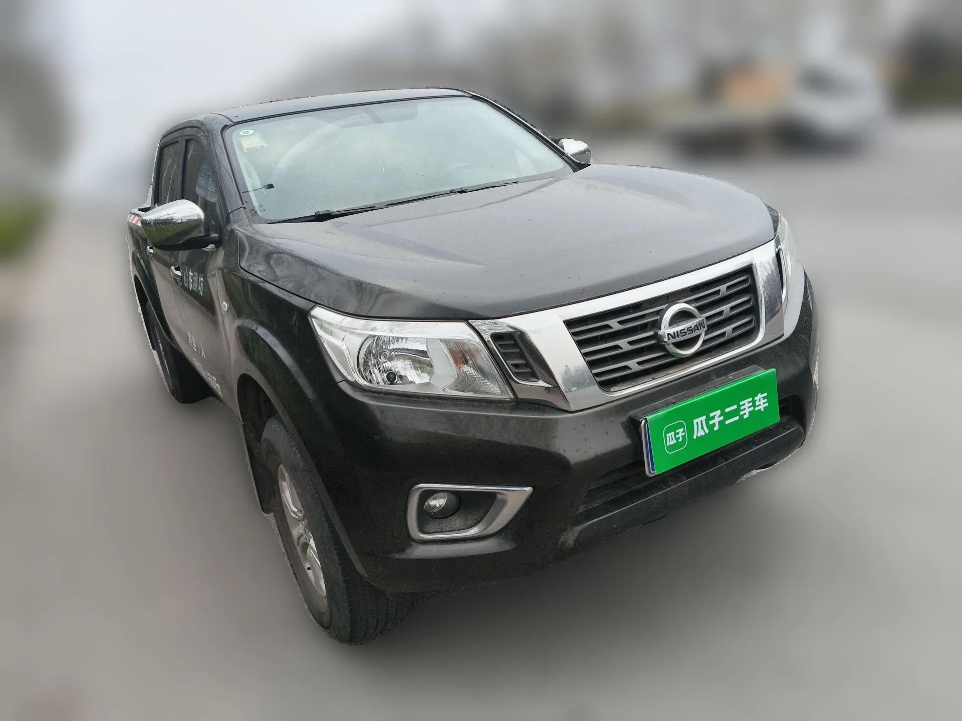 Nissan Navara 2017 2.5L Manual Two-Wheel Drive Luxury Edition QR25 — миниатюра 3