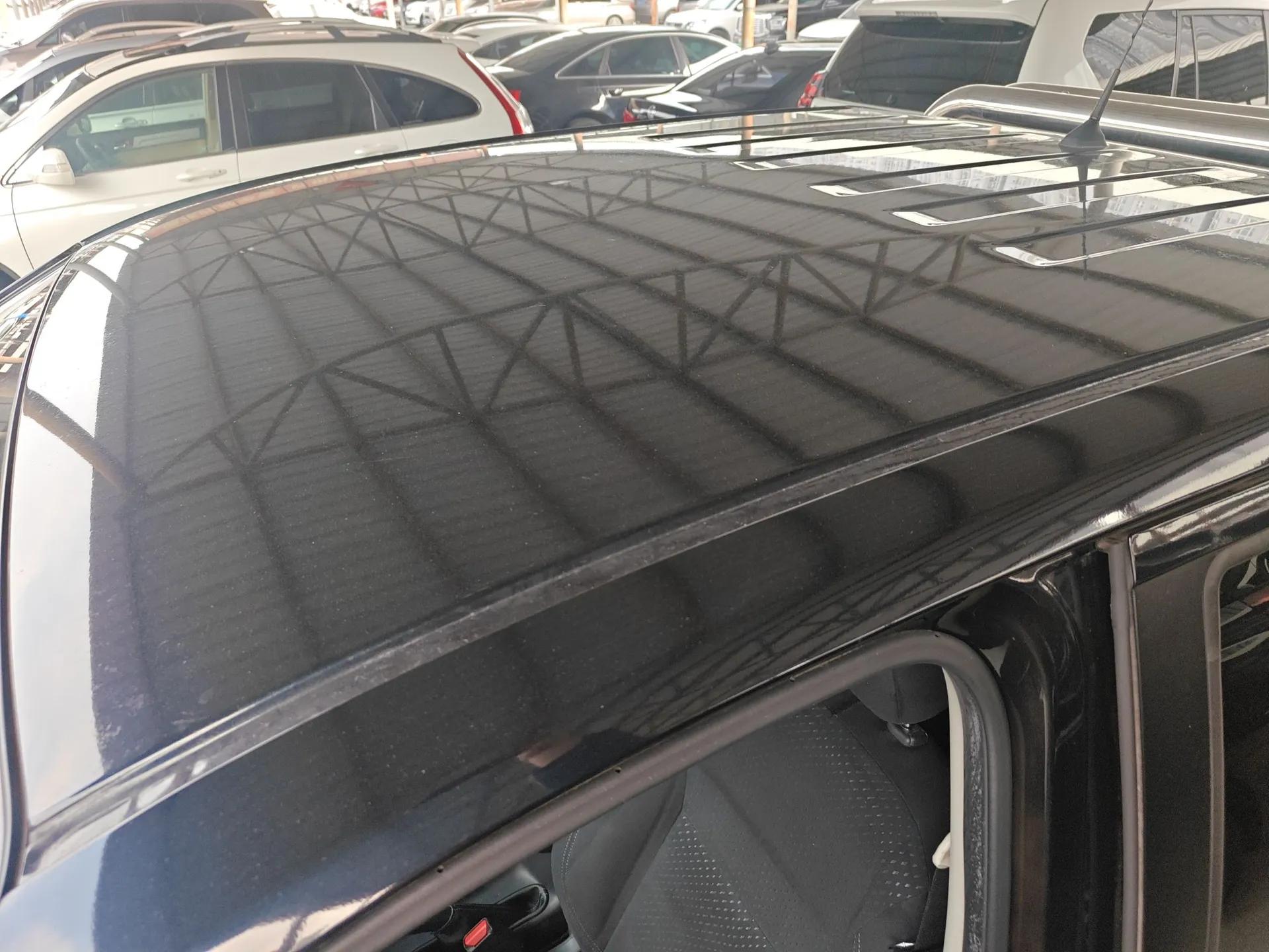Nissan Navara 2017 2.5L Automatic 2WD Luxury Edition QR25 — миниатюра 11