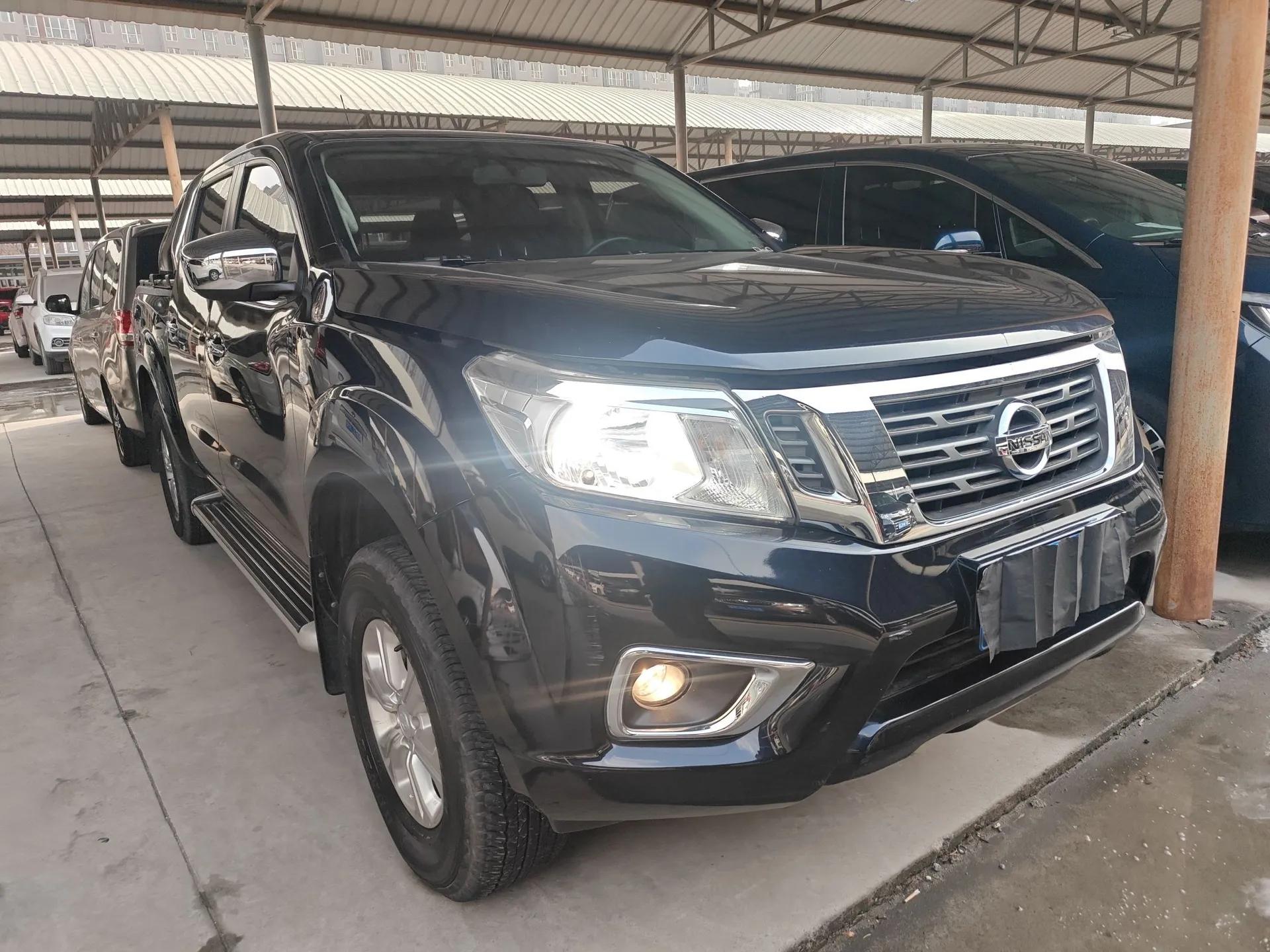 Nissan Navara 2017 2.5L Automatic 2WD Luxury Edition QR25 — миниатюра 3