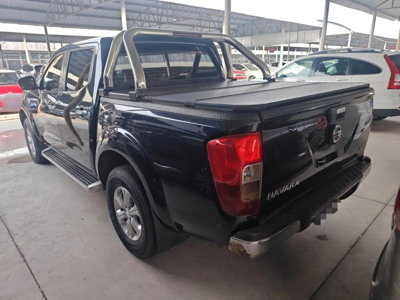 Nissan Navara 2017 2.5L Automatic 2WD Luxury Edition QR25 — миниатюра 4