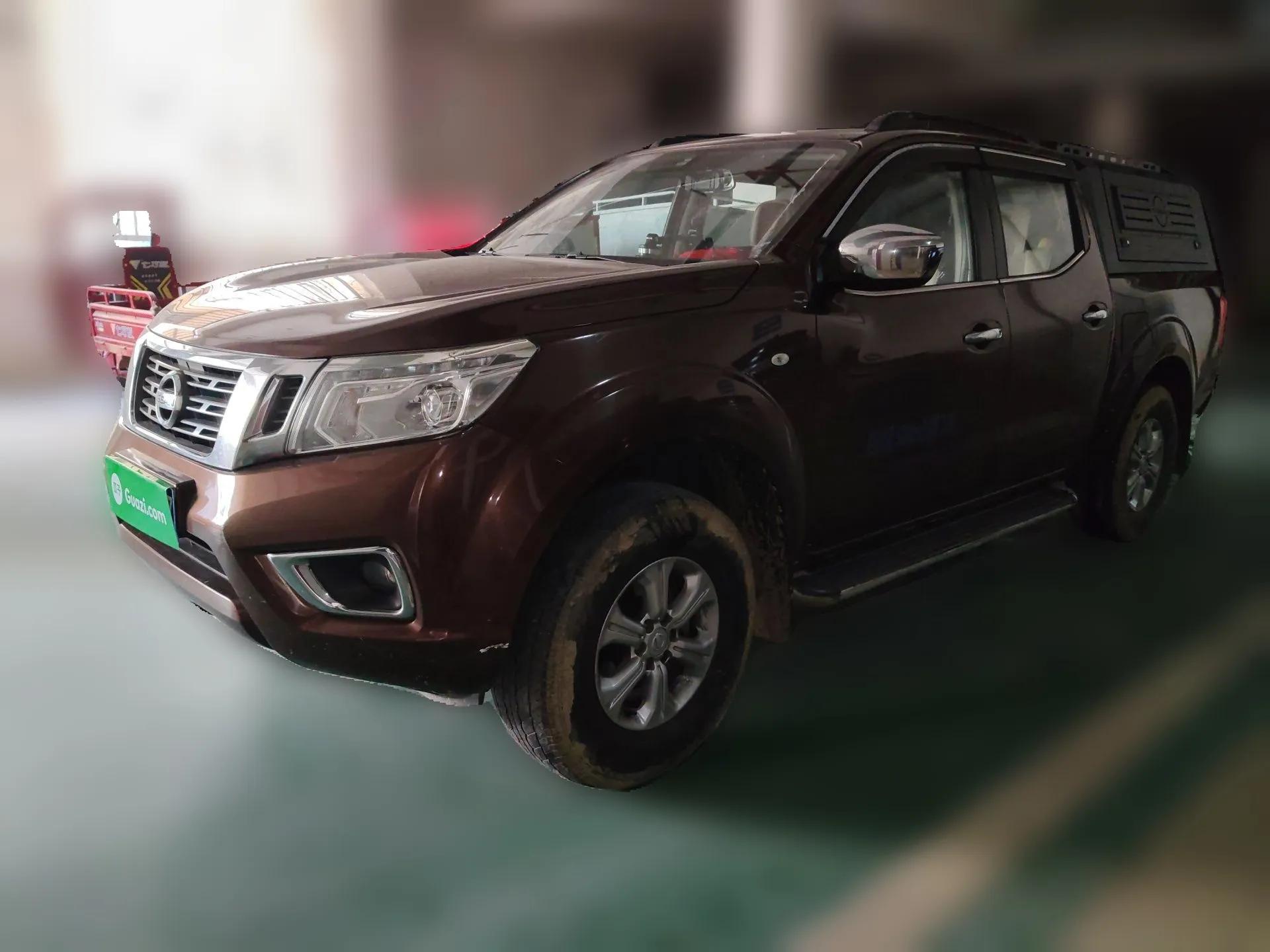 Nissan Navara 2017 2.5L Automatic 4x4 Luxury Edition QR25 — миниатюра 1