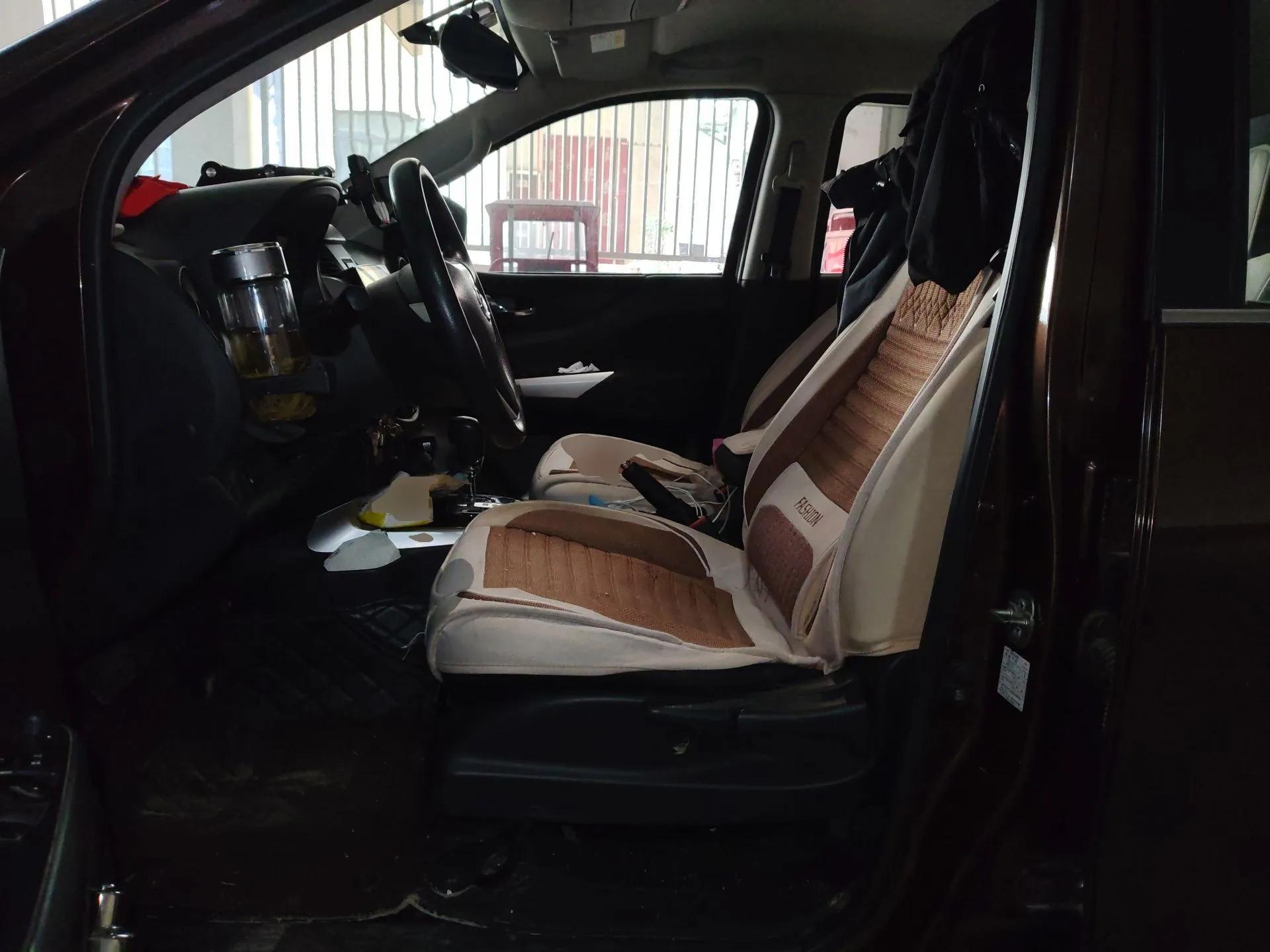 Nissan Navara 2017 2.5L Automatic 4x4 Luxury Edition QR25 — миниатюра 16