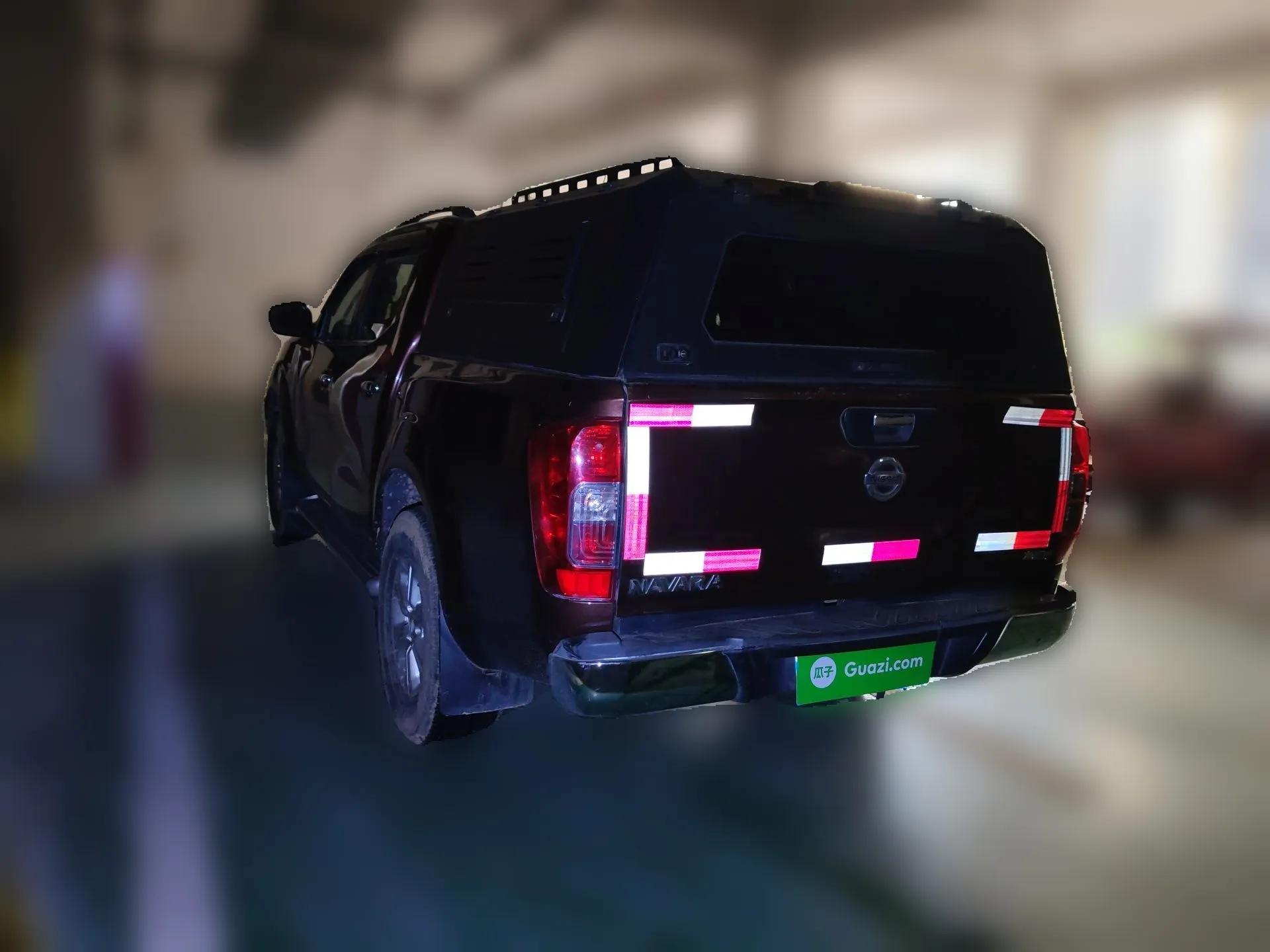 Nissan Navara 2017 2.5L Automatic 4x4 Luxury Edition QR25 — миниатюра 4