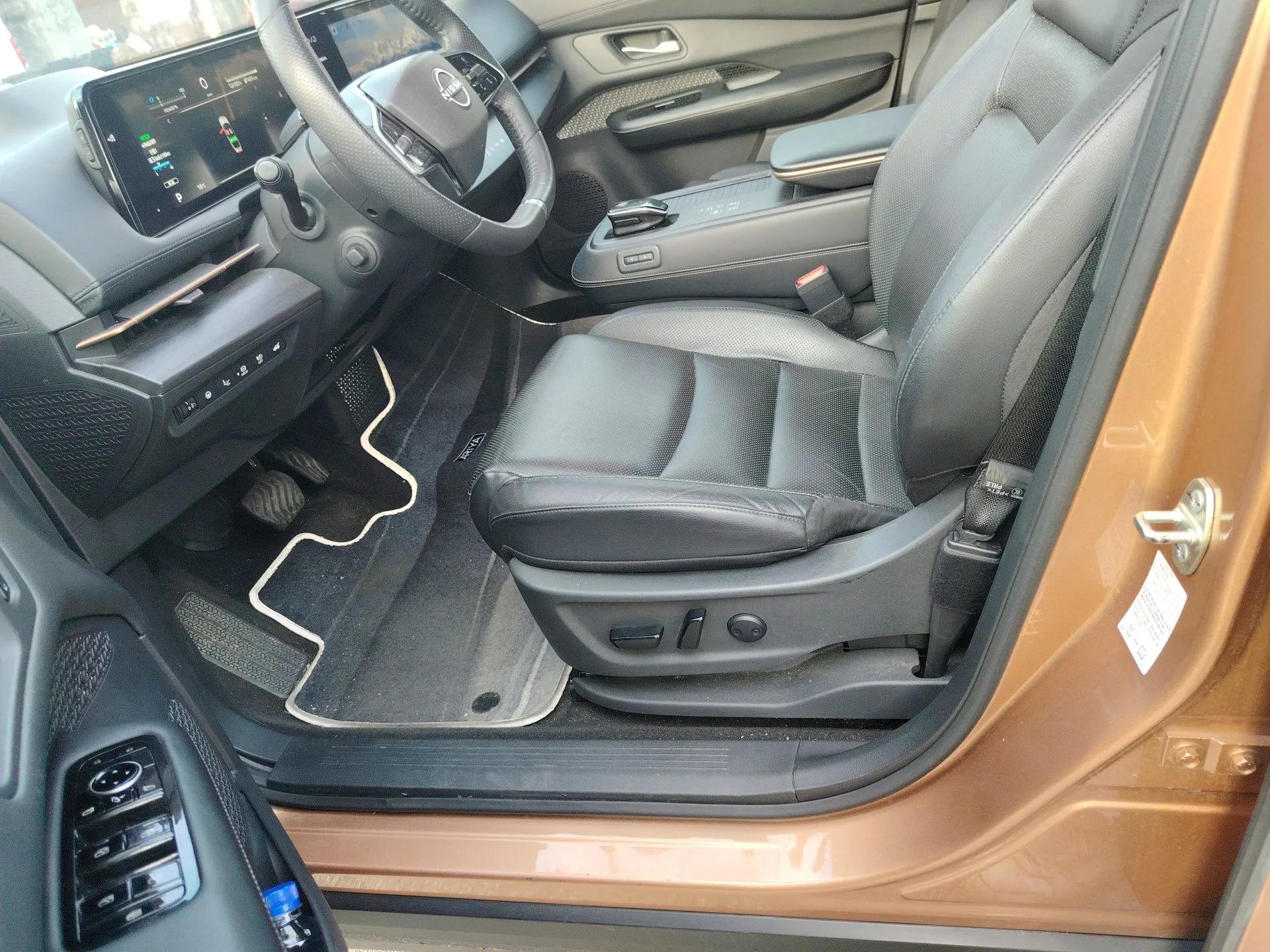 Nissan ARIYA 2022 Two-Wheel Drive Long Range Top-Tier Version — миниатюра 17