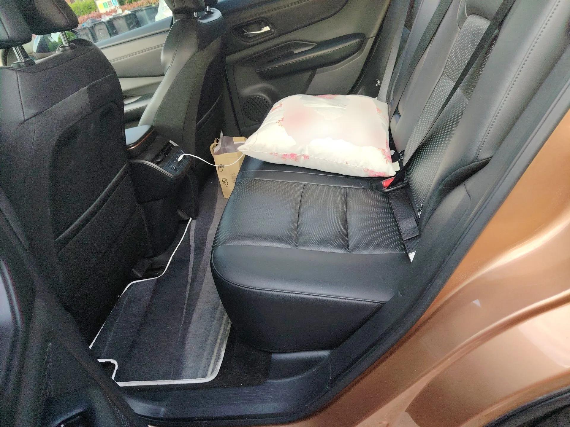 Nissan ARIYA 2022 Two-Wheel Drive Long Range Top-Tier Version — миниатюра 18