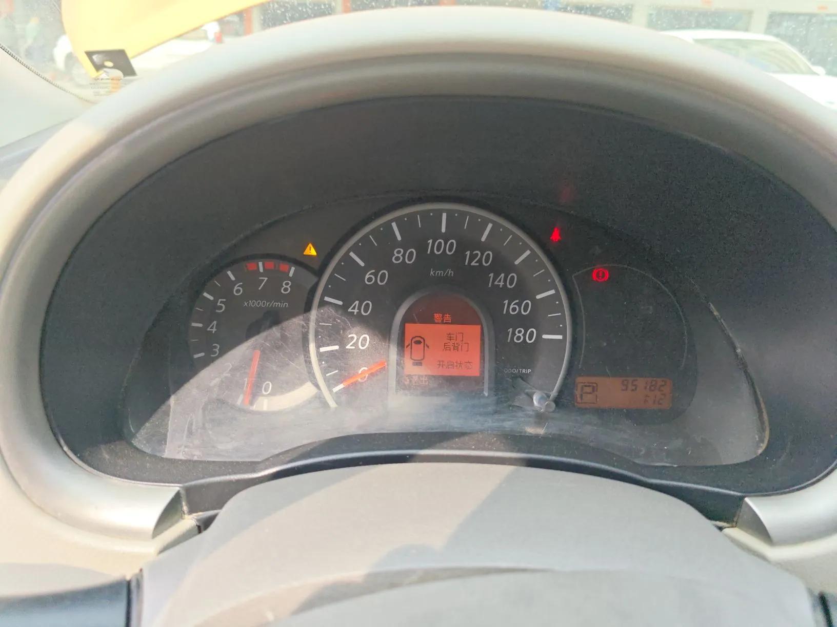 Nissan March 2010 1.5L Automatic Easy-Style Version — миниатюра 15