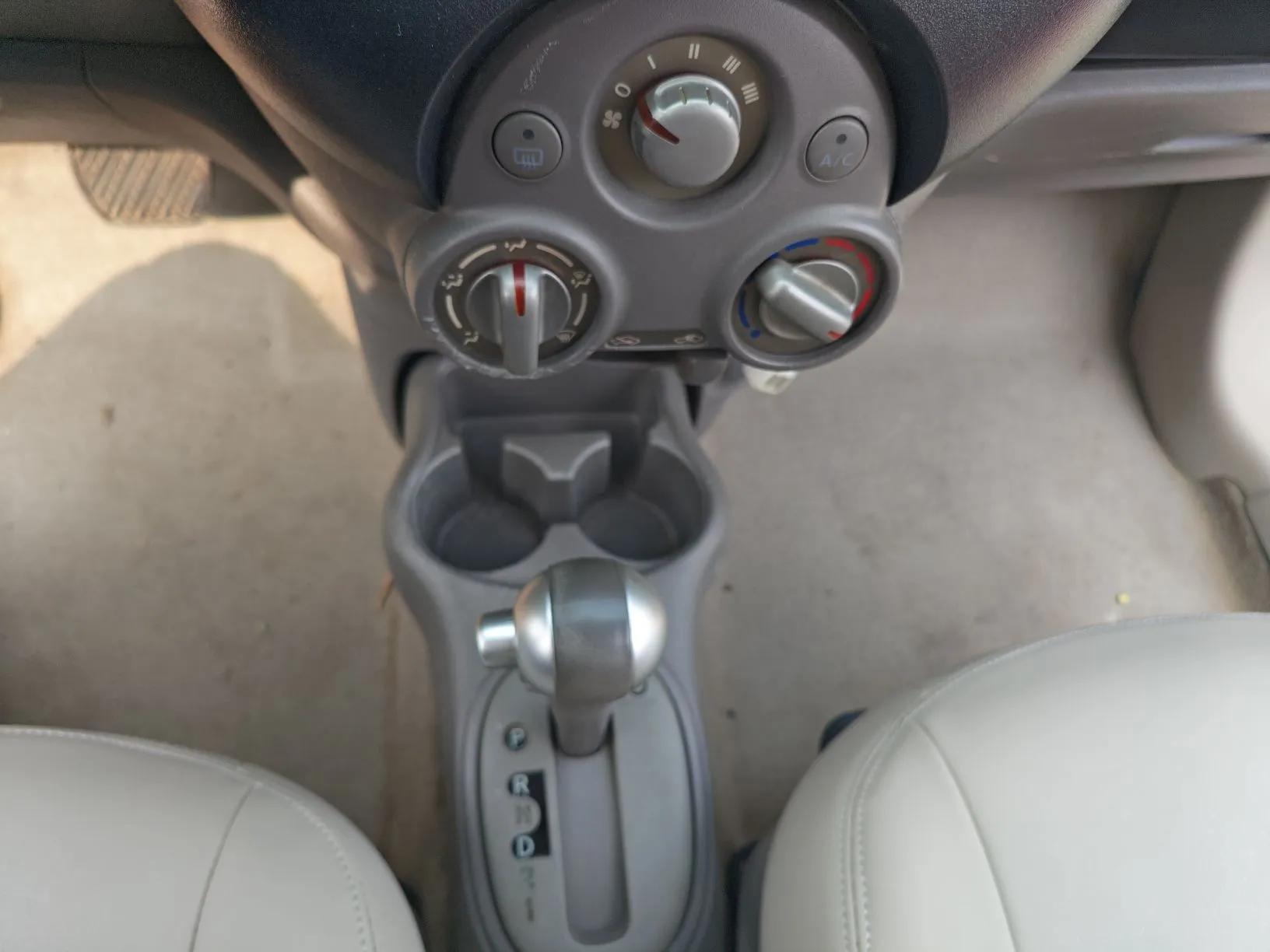 Nissan March 2010 1.5L Automatic Easy-Style Version — миниатюра 17