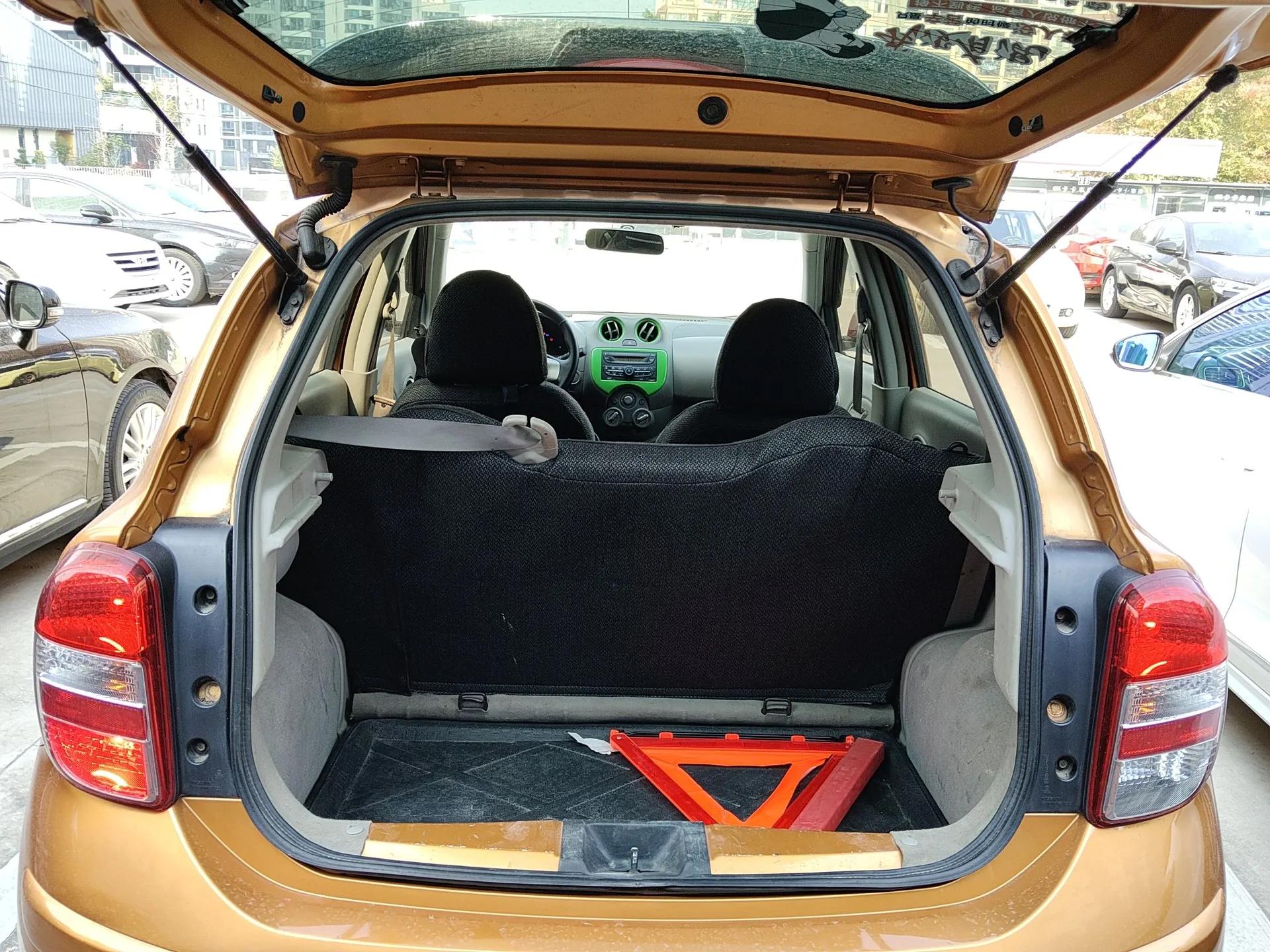 Nissan March 2015 1.5L Automatic E-Xuan Edition — миниатюра 22
