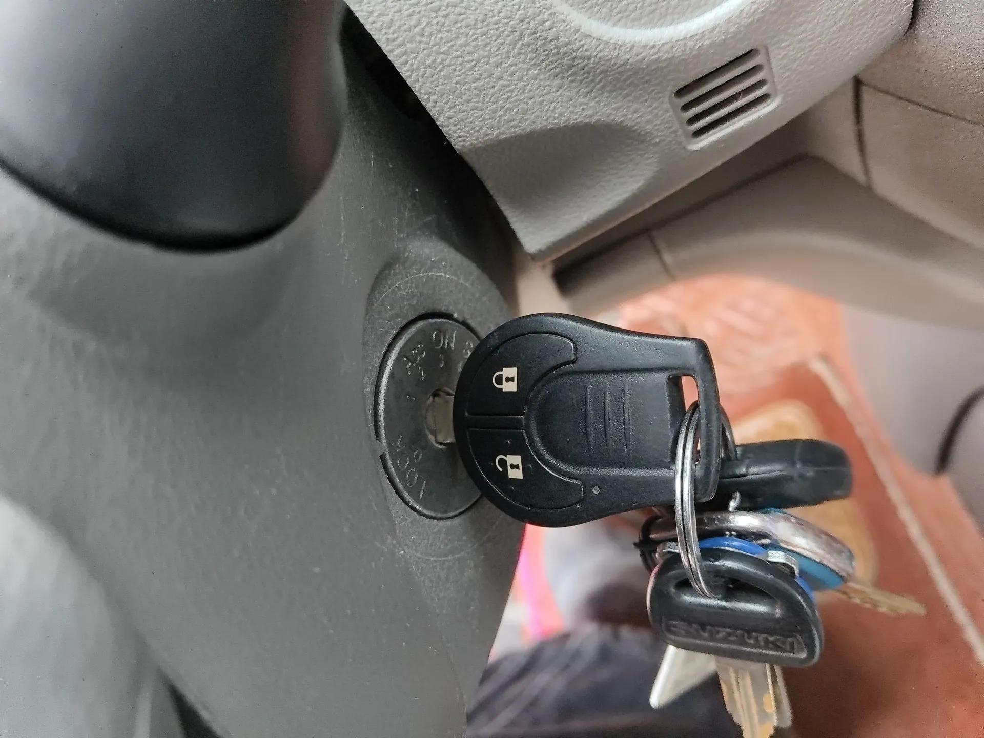 Nissan March 2015 1.5L Automatic E-Xuan Edition — миниатюра 9