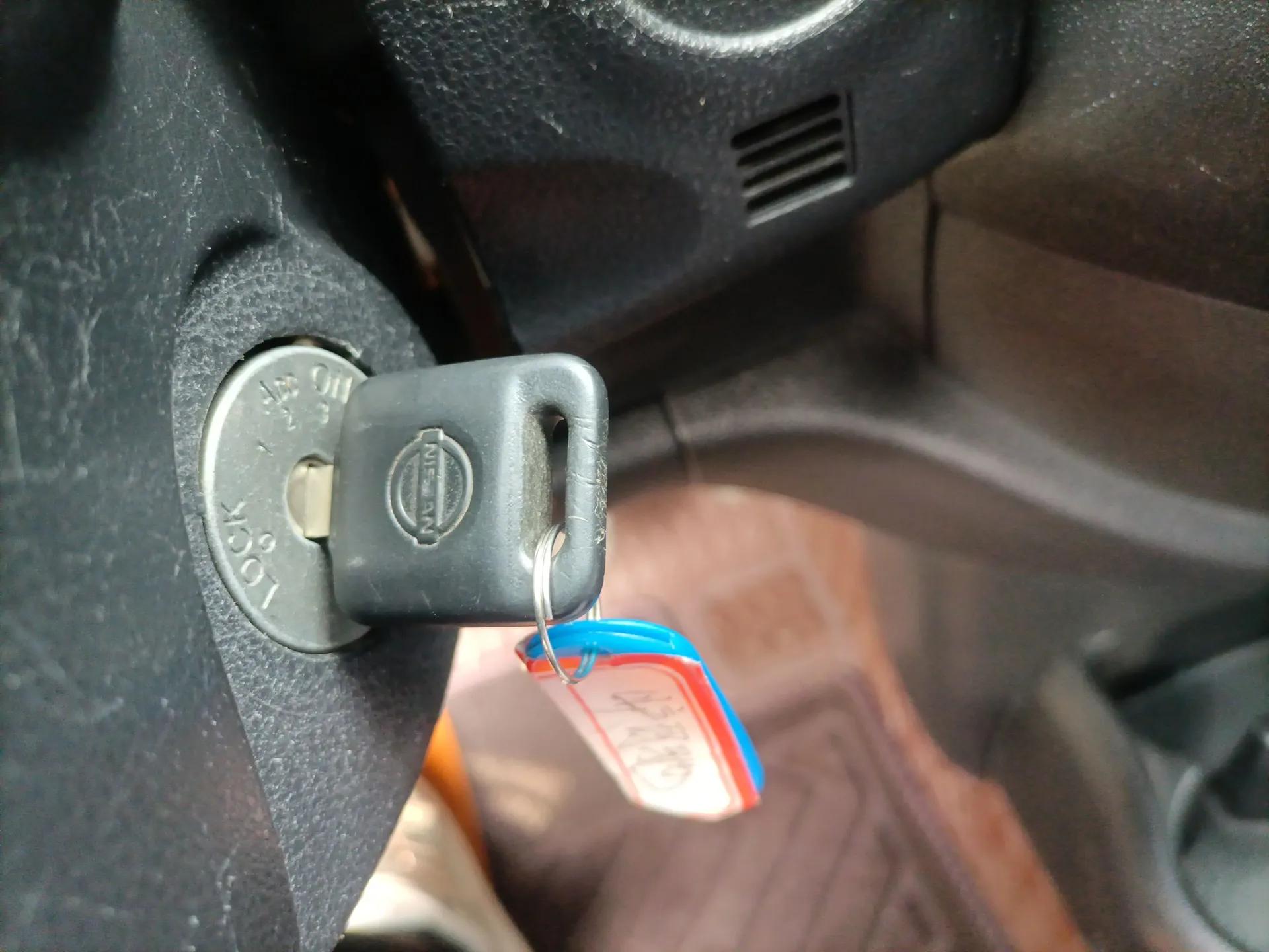 Nissan March 2015 1.5L Automatic Easy Edition — миниатюра 19