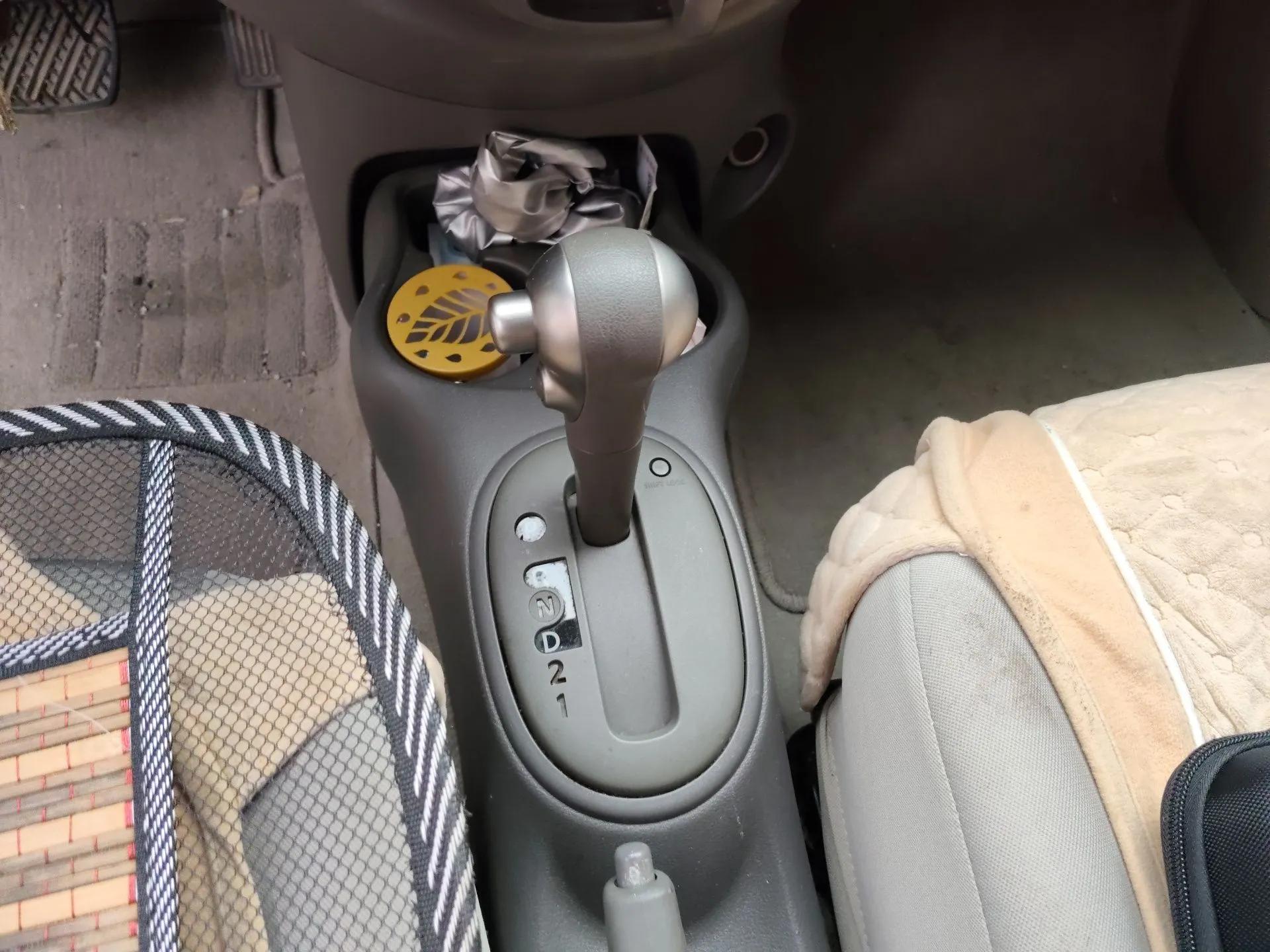 Nissan March 2010 1.5L Automatic Easy-Style Version — миниатюра 15