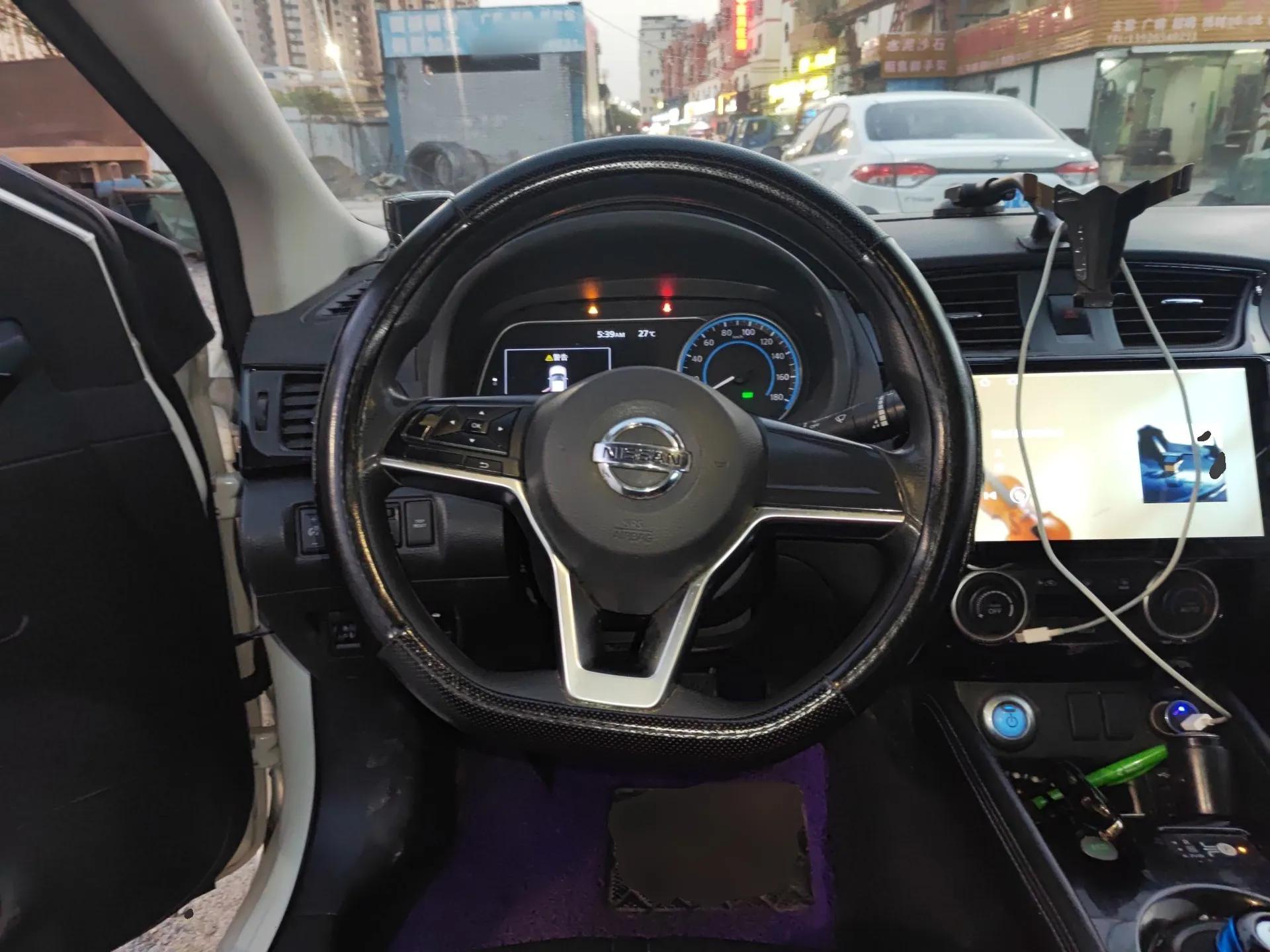 Nissan Sylphy EV 2018 Smart Edition — миниатюра 11