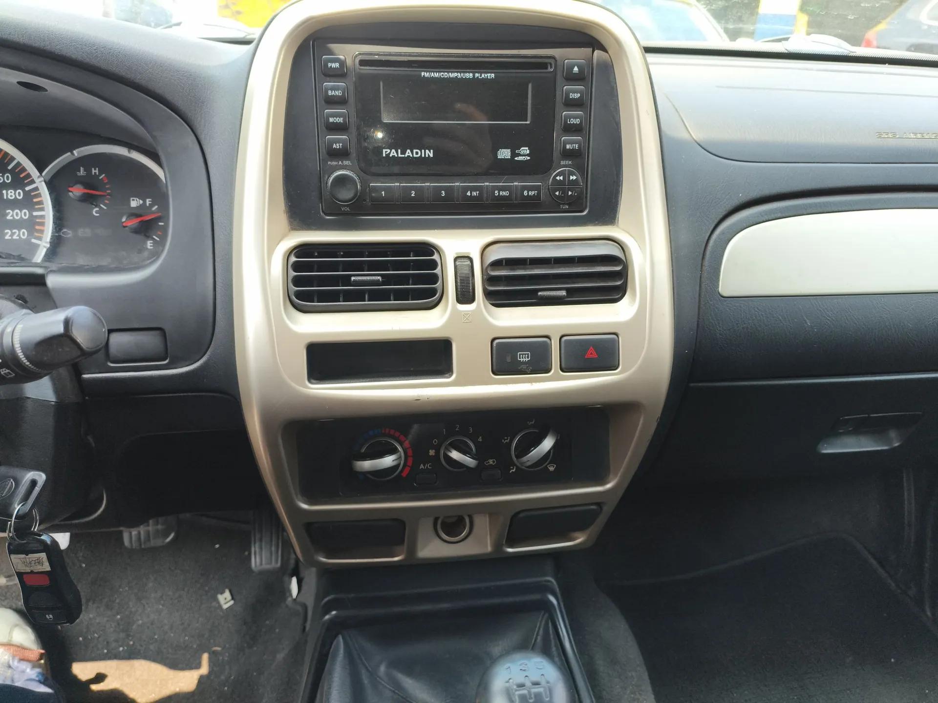 Nissan Paladin 2008 2.4L Two-Wheel-Drive Standard Version — миниатюра 14