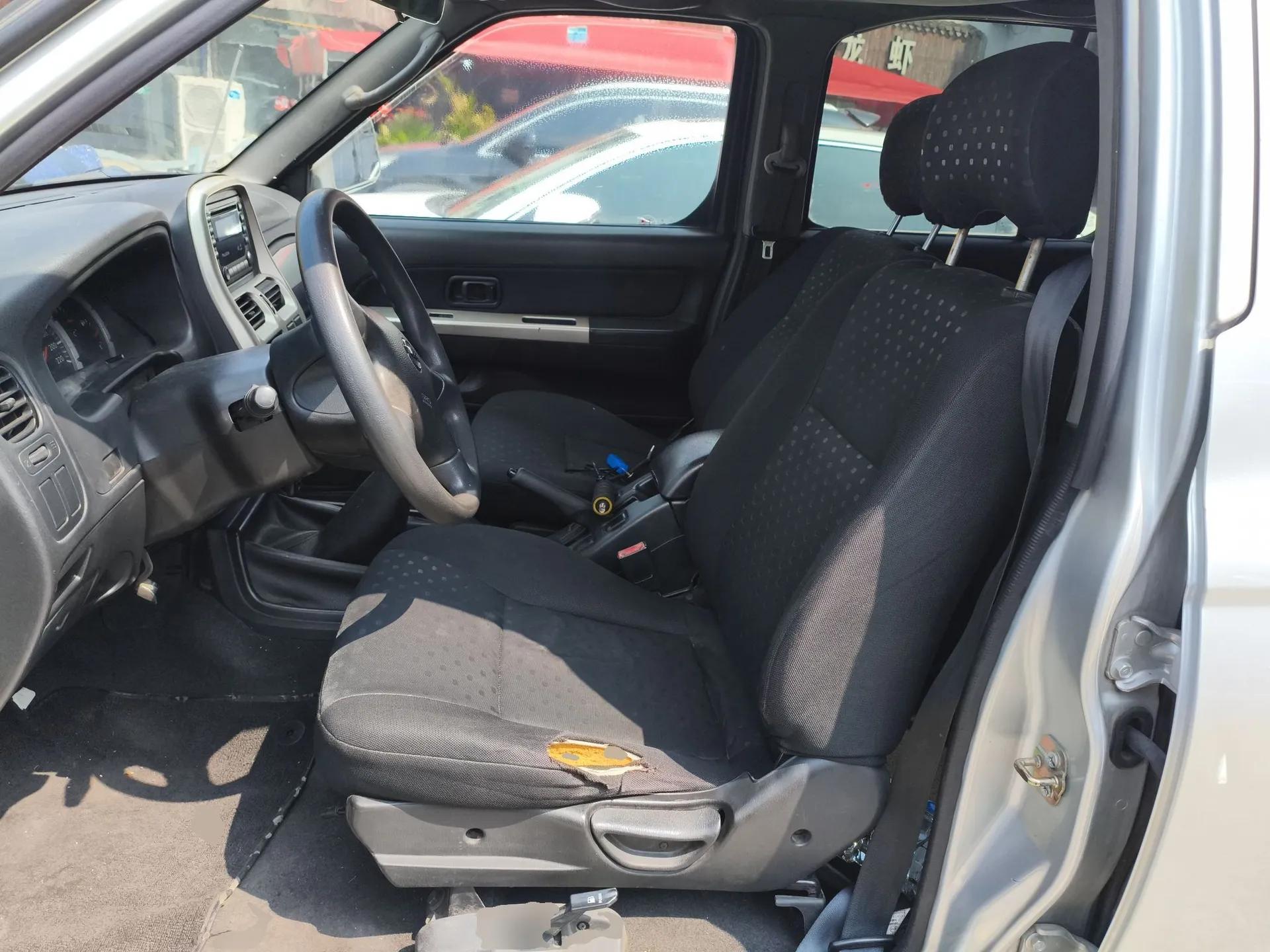Nissan Paladin 2008 2.4L Two-Wheel-Drive Standard Version — миниатюра 16