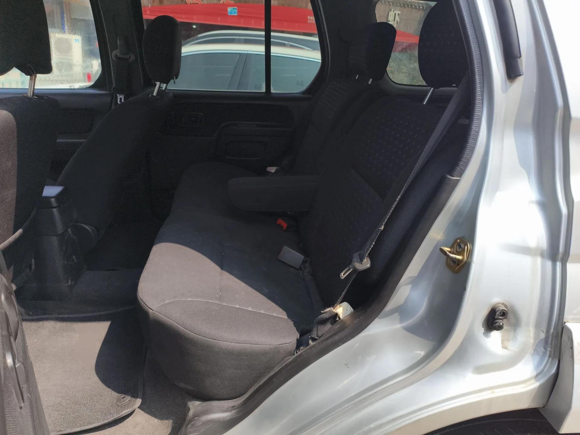 Nissan Paladin 2008 2.4L Two-Wheel-Drive Standard Version — миниатюра 18