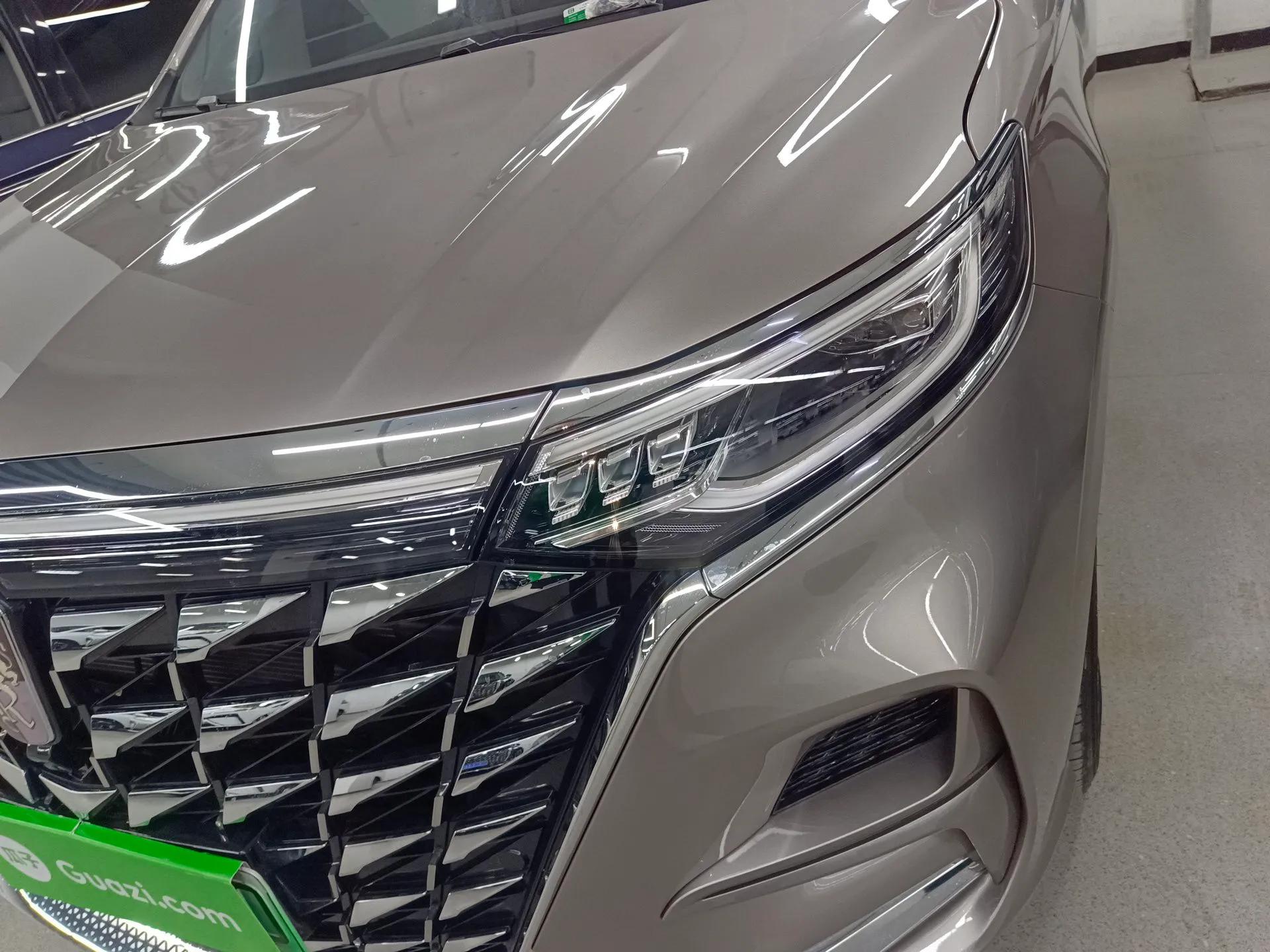Roewe iMAX8 New Energy 2025 1.5T DMH Lu Zun Deluxe Edition — миниатюра 5
