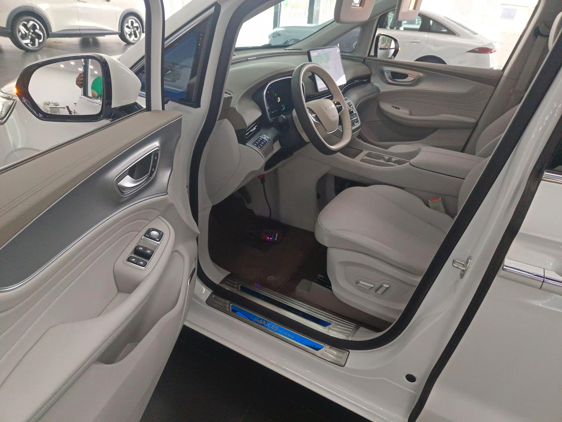 Roewe iMAX8 New Energy 2025 1.5T DMH Lu Zun Deluxe Edition — миниатюра 19