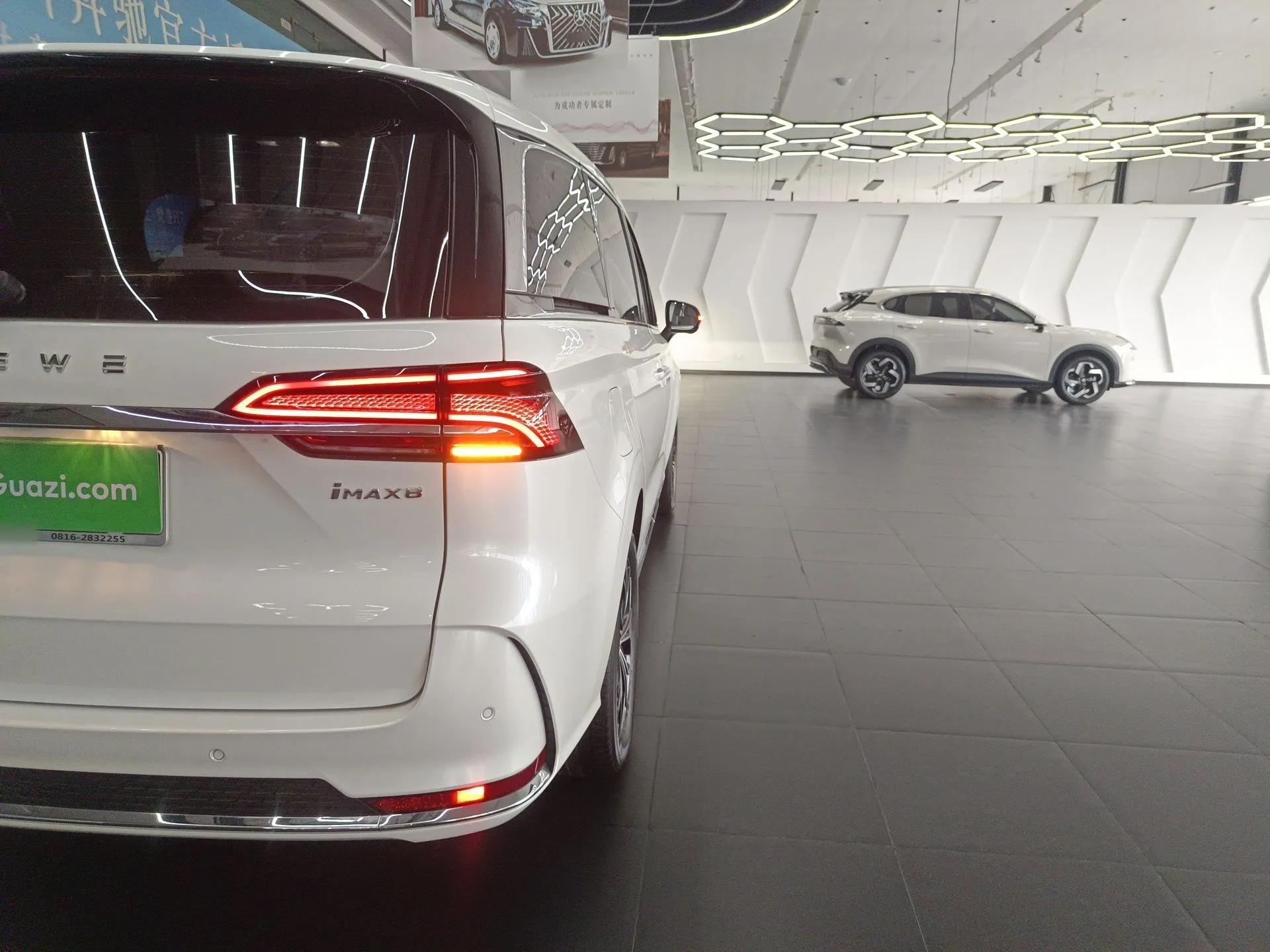 Roewe iMAX8 New Energy 2025 1.5T DMH Lu Zun Deluxe Edition — миниатюра 7