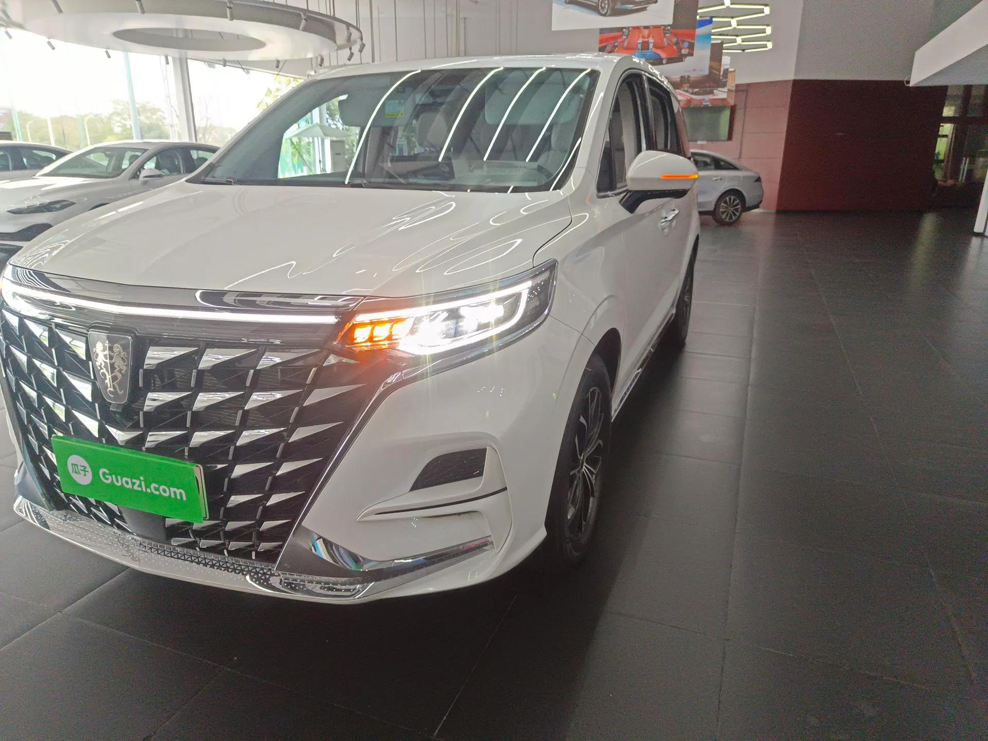 Roewe iMAX8 New Energy 2025 1.5T DMH Lu Zun Deluxe Edition — миниатюра 9