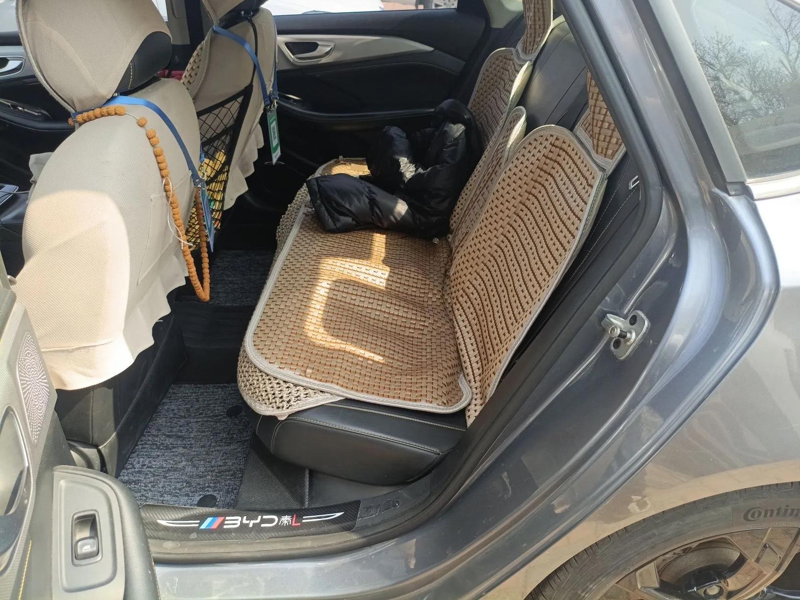 Roewe i6 MAX New Energy 2020 1.5T PHEV Sporty Cool Edition — миниатюра 18