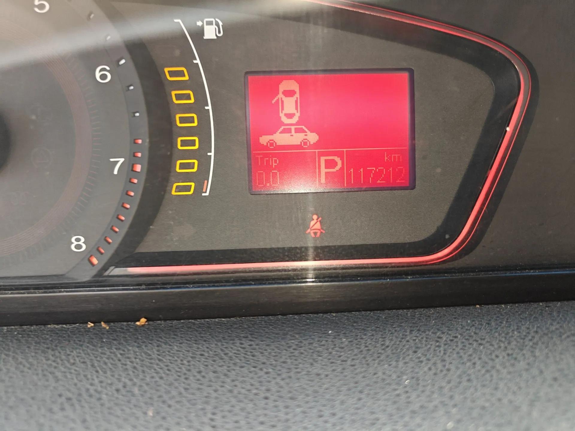 Roewe 550 2010 550 1.8L Automatic Expo Style Edition — миниатюра 13