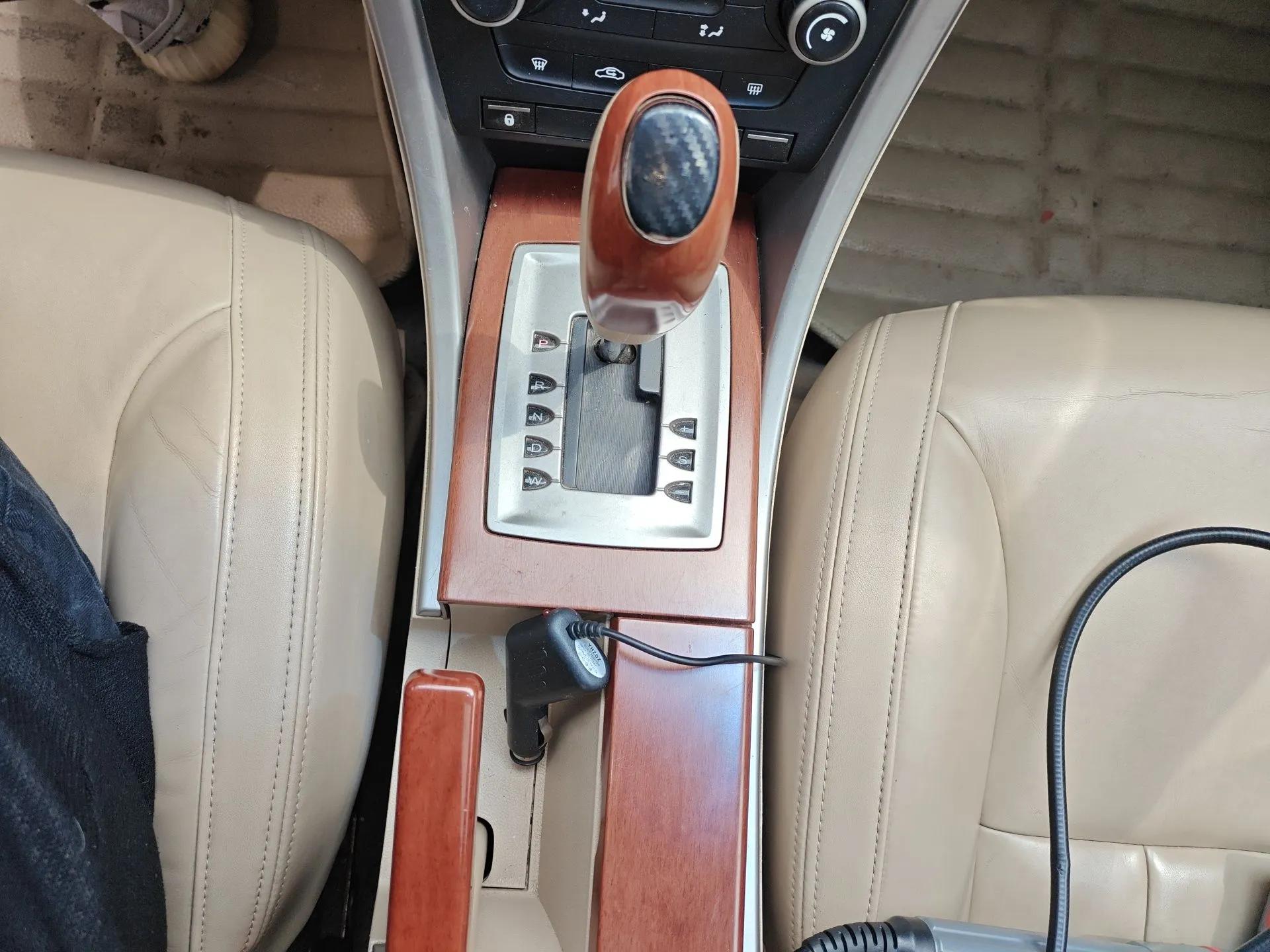 Roewe 550 2010 550 1.8L Automatic Expo Style Edition — миниатюра 15