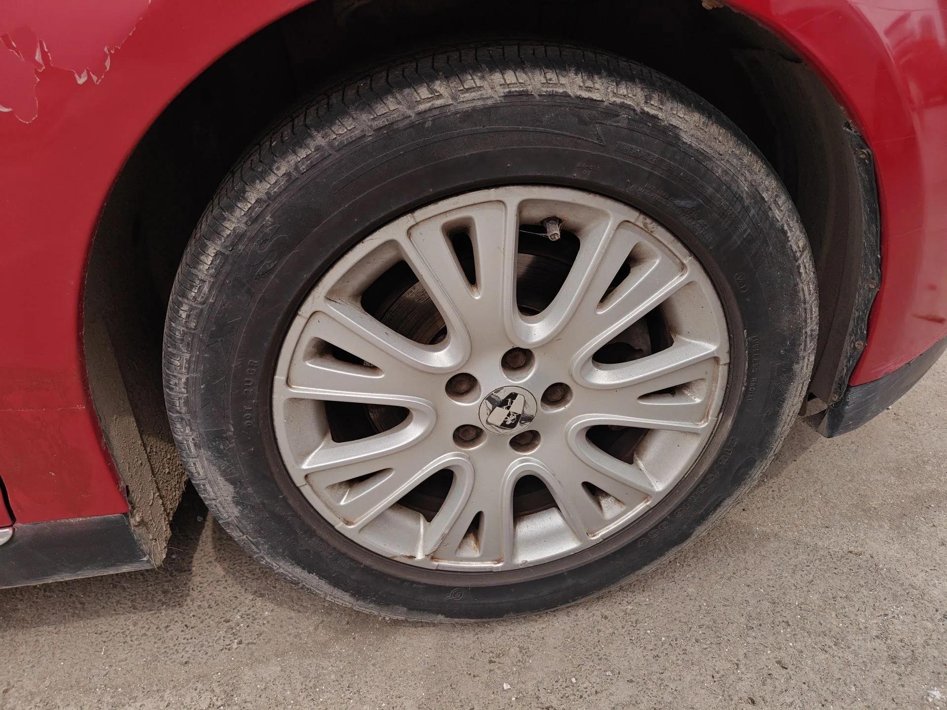 Roewe 550 2010 550 1.8L Automatic Expo Style Edition — миниатюра 8