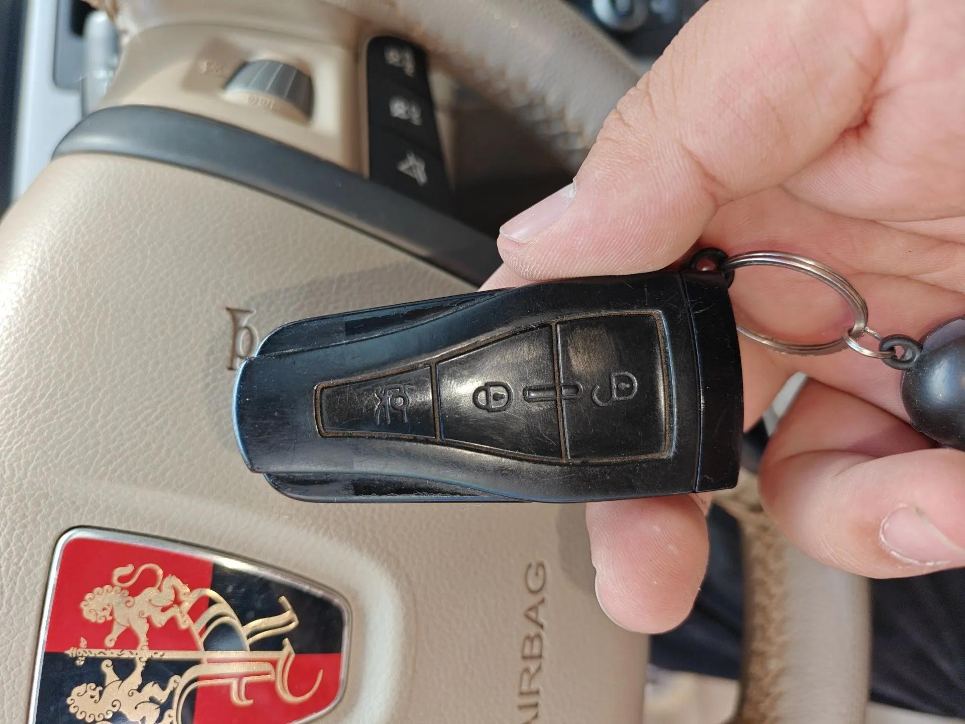 Roewe 550 2010 550 1.8L Automatic Expo Style Edition — миниатюра 9