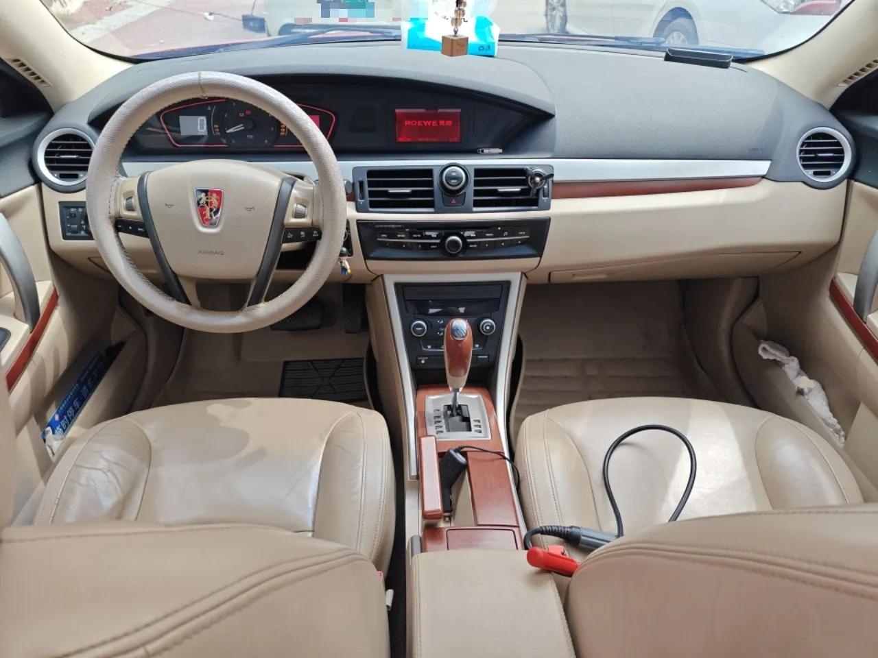 Roewe 550 2010 550 1.8L Automatic Expo Style Edition — миниатюра 10