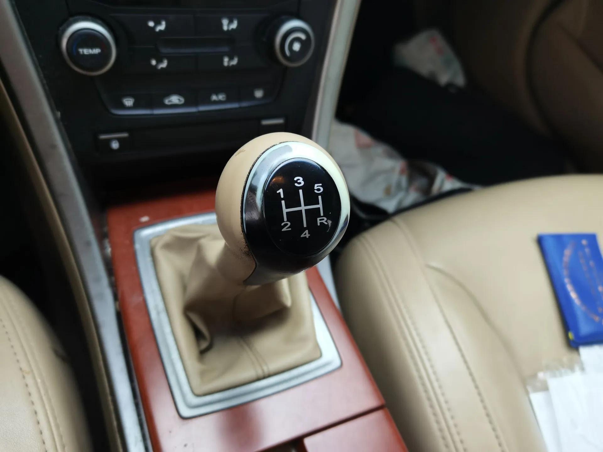 Roewe 550 2012 550 1.8L Manual Value Edition — миниатюра 15