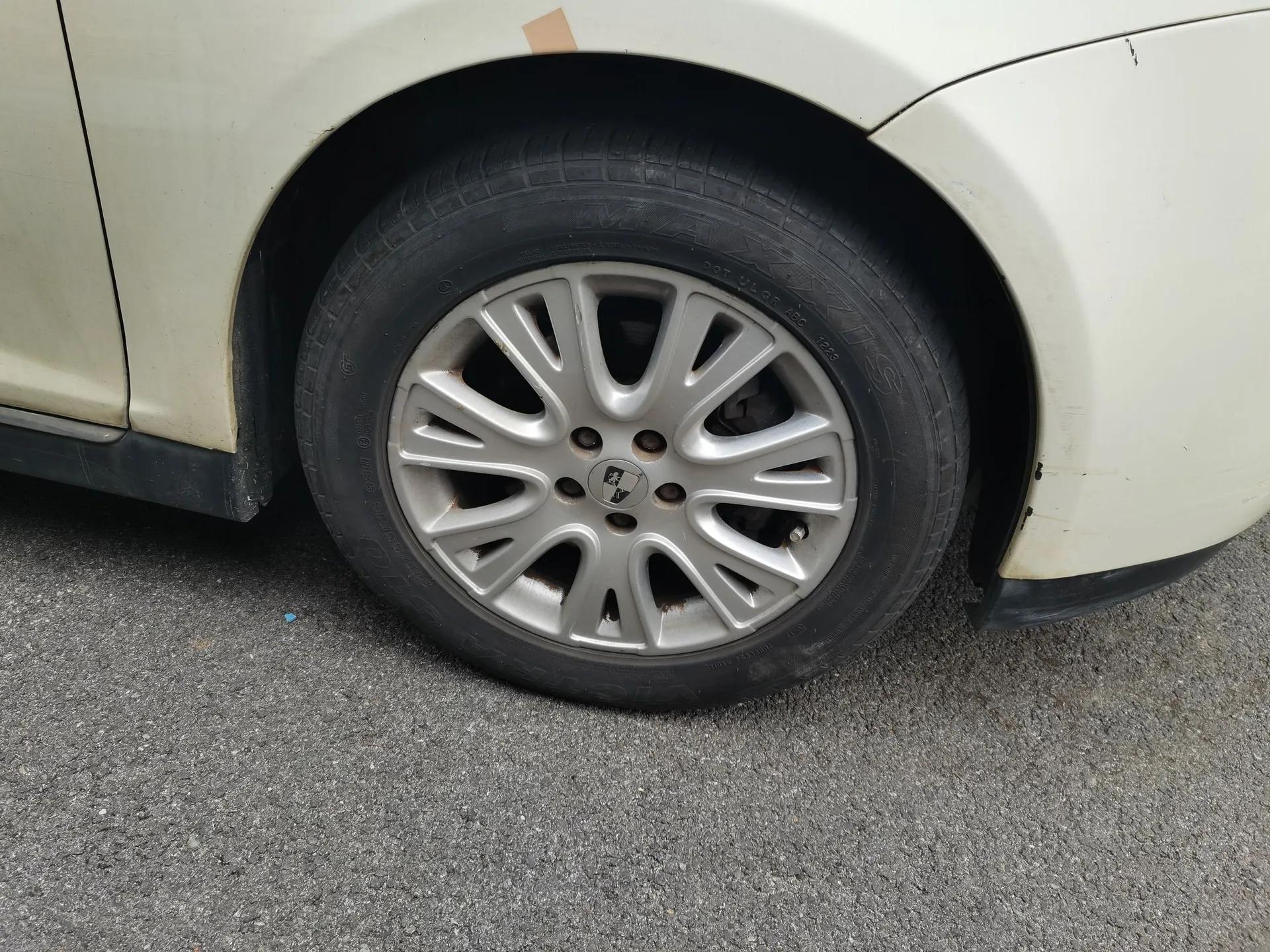 Roewe 550 2012 550 1.8L Manual Value Edition — миниатюра 8