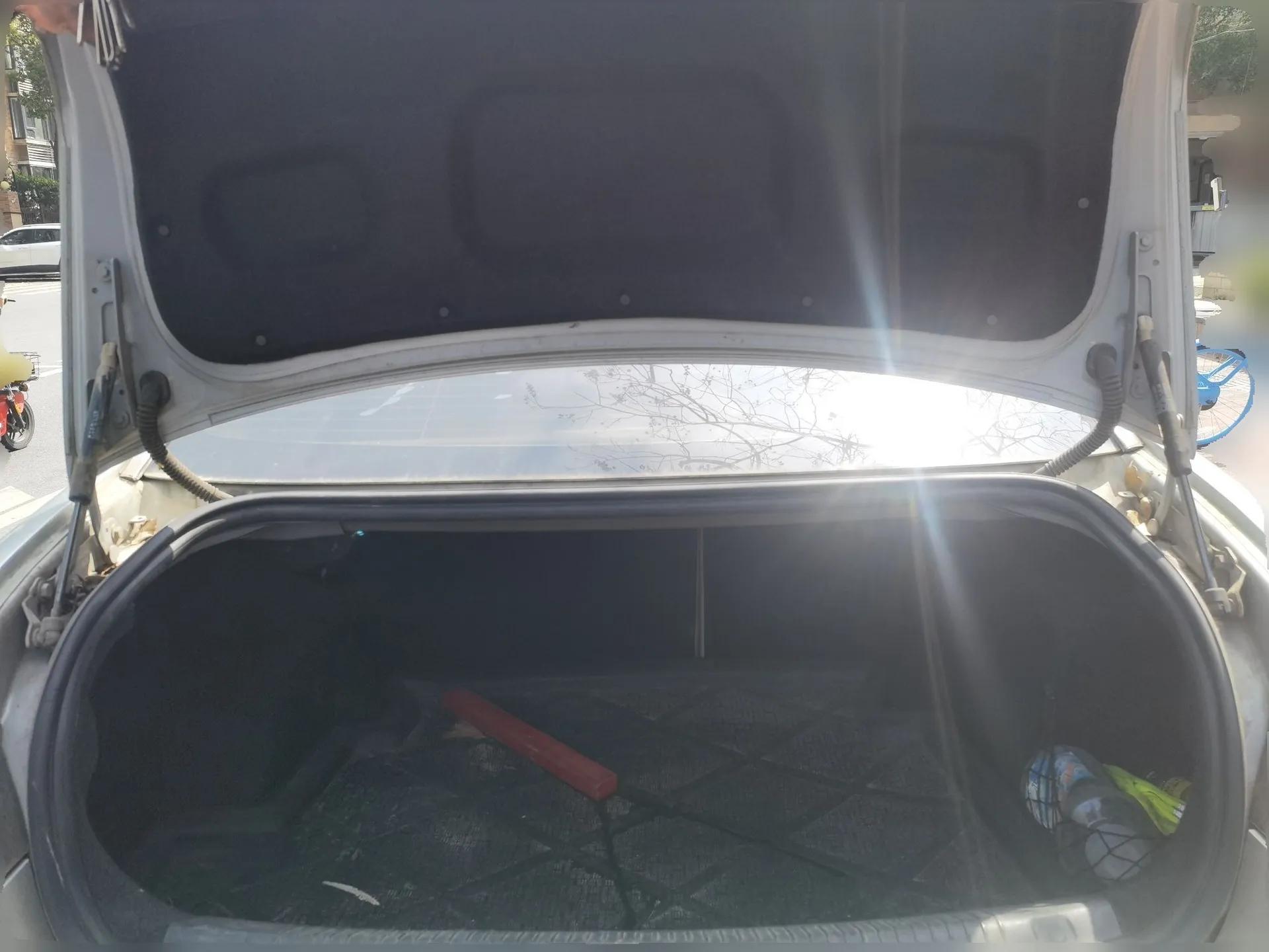 Roewe 550 2012 550S 1.8L Manual Qiyi Edition — миниатюра 20