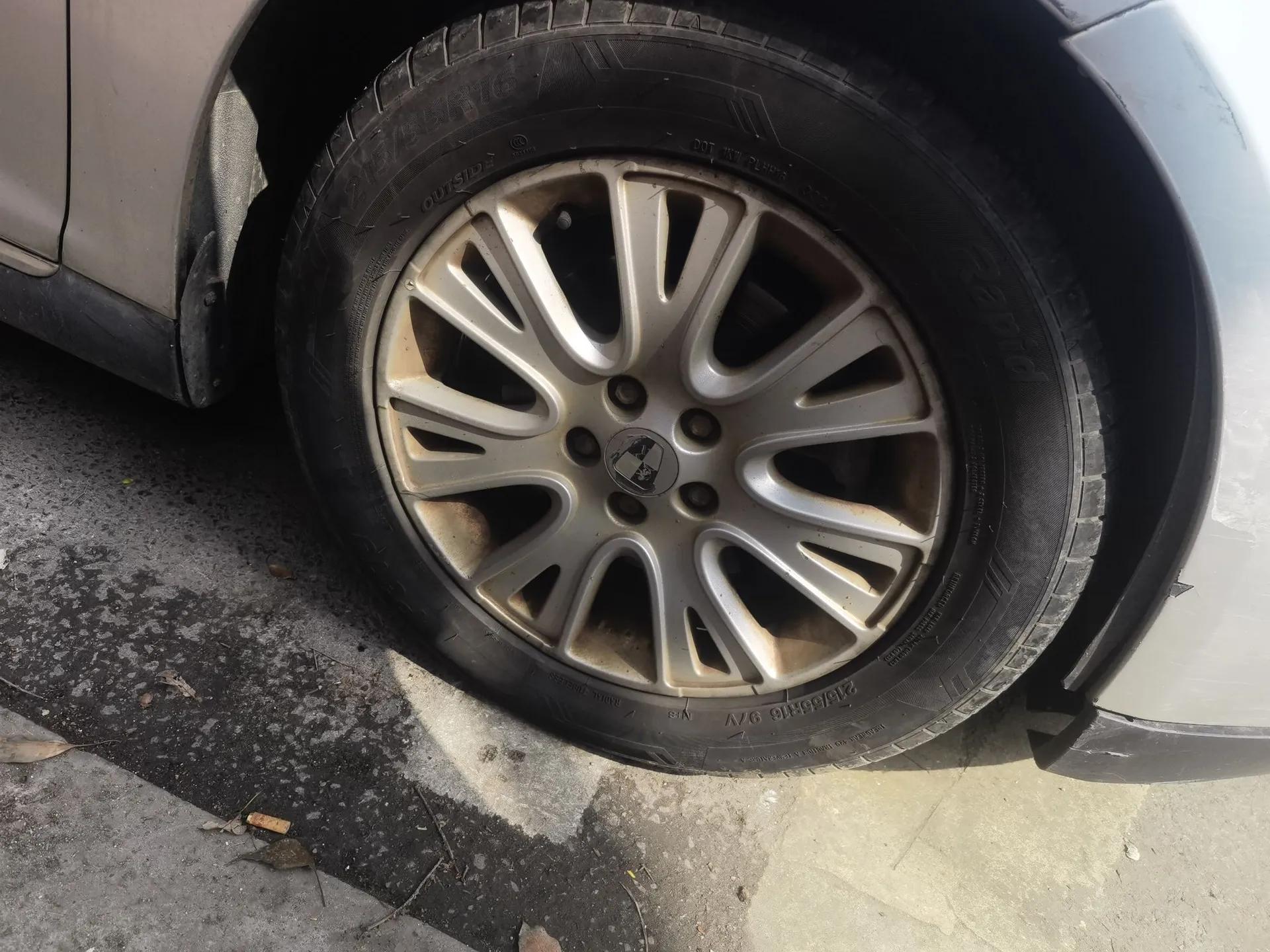 Roewe 550 2012 550S 1.8L Manual Qiyi Edition — миниатюра 8