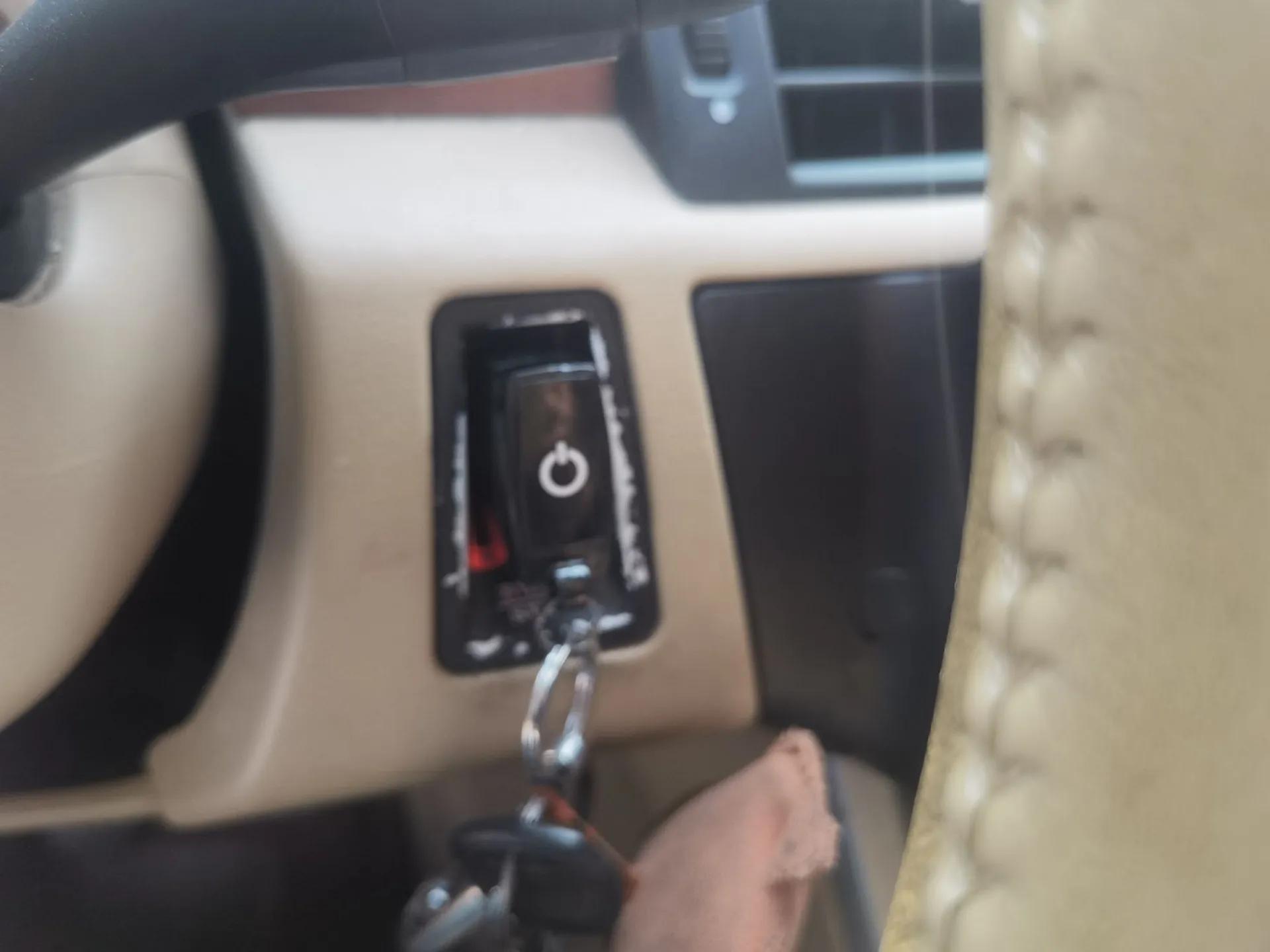 Roewe 550 2012 550S 1.8L Manual Qiyi Edition — миниатюра 9
