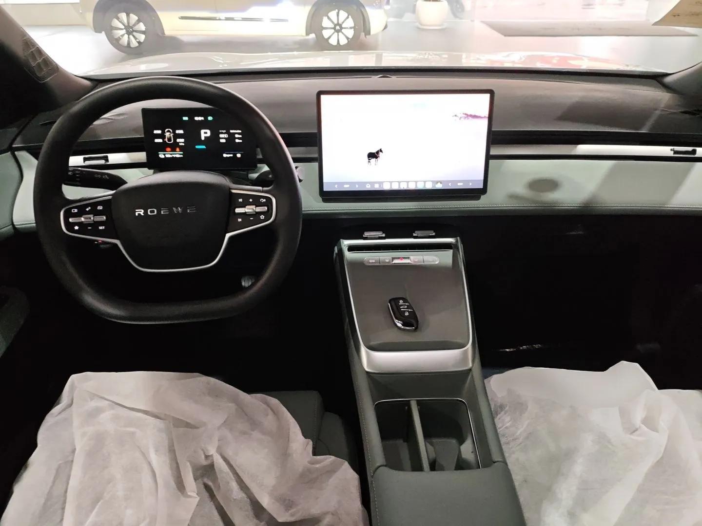 Roewe D6 2025 450km Deluxe Edition — миниатюра 13