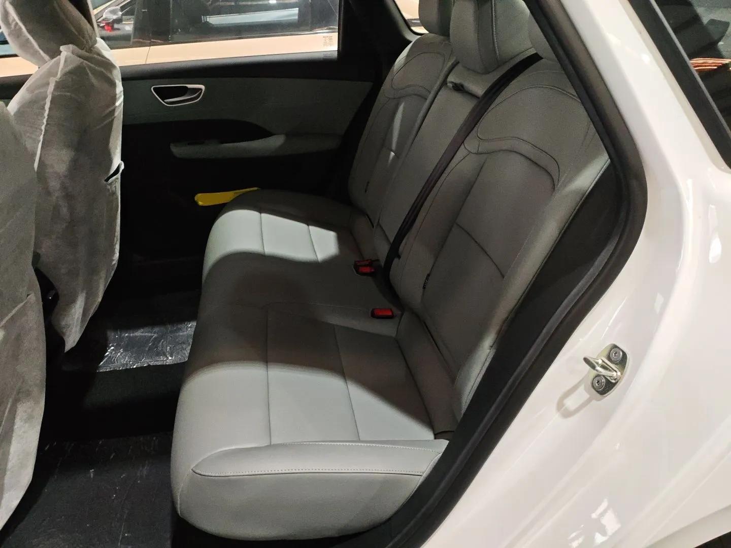 Roewe D6 2025 450km Deluxe Edition — миниатюра 20