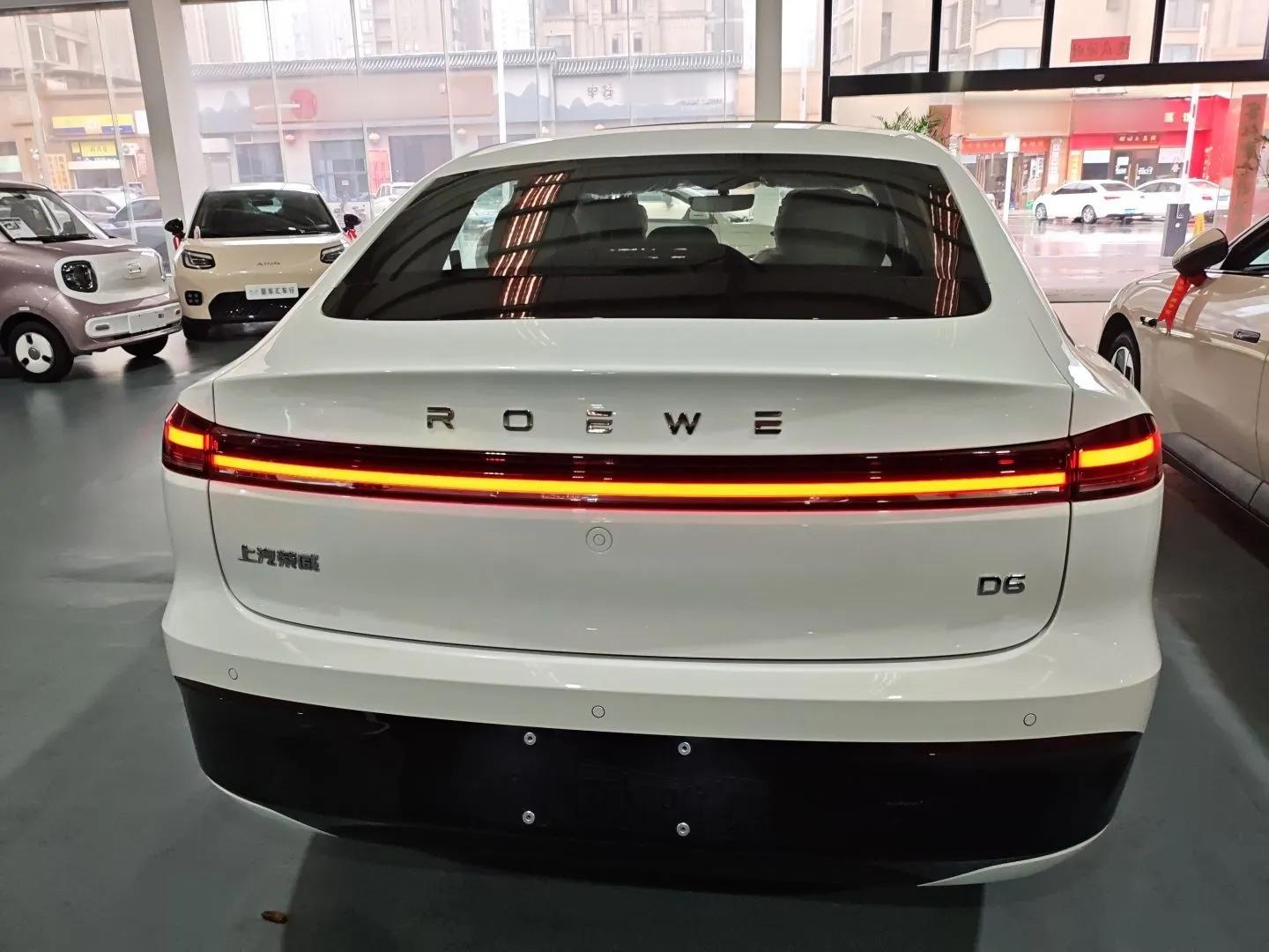 Roewe D6 2025 450km Deluxe Edition — миниатюра 5