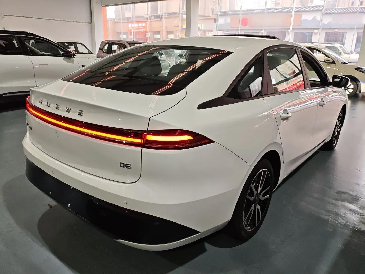 Roewe D6 2025 450km Deluxe Edition — миниатюра 6