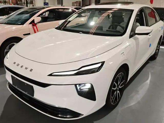 Roewe D6 2025 450km Deluxe Edition