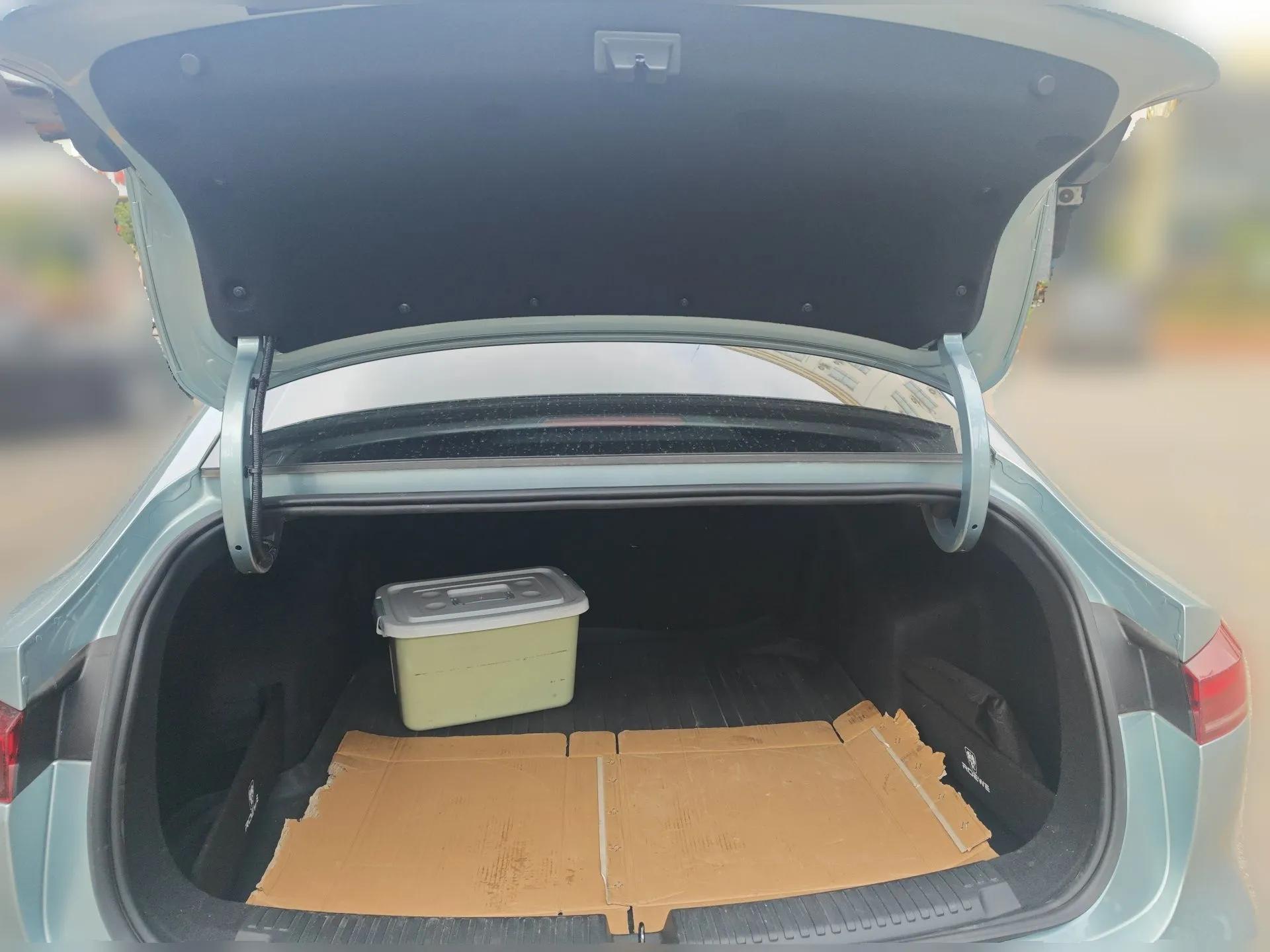Roewe D6 2025 450km Deluxe Edition — миниатюра 20