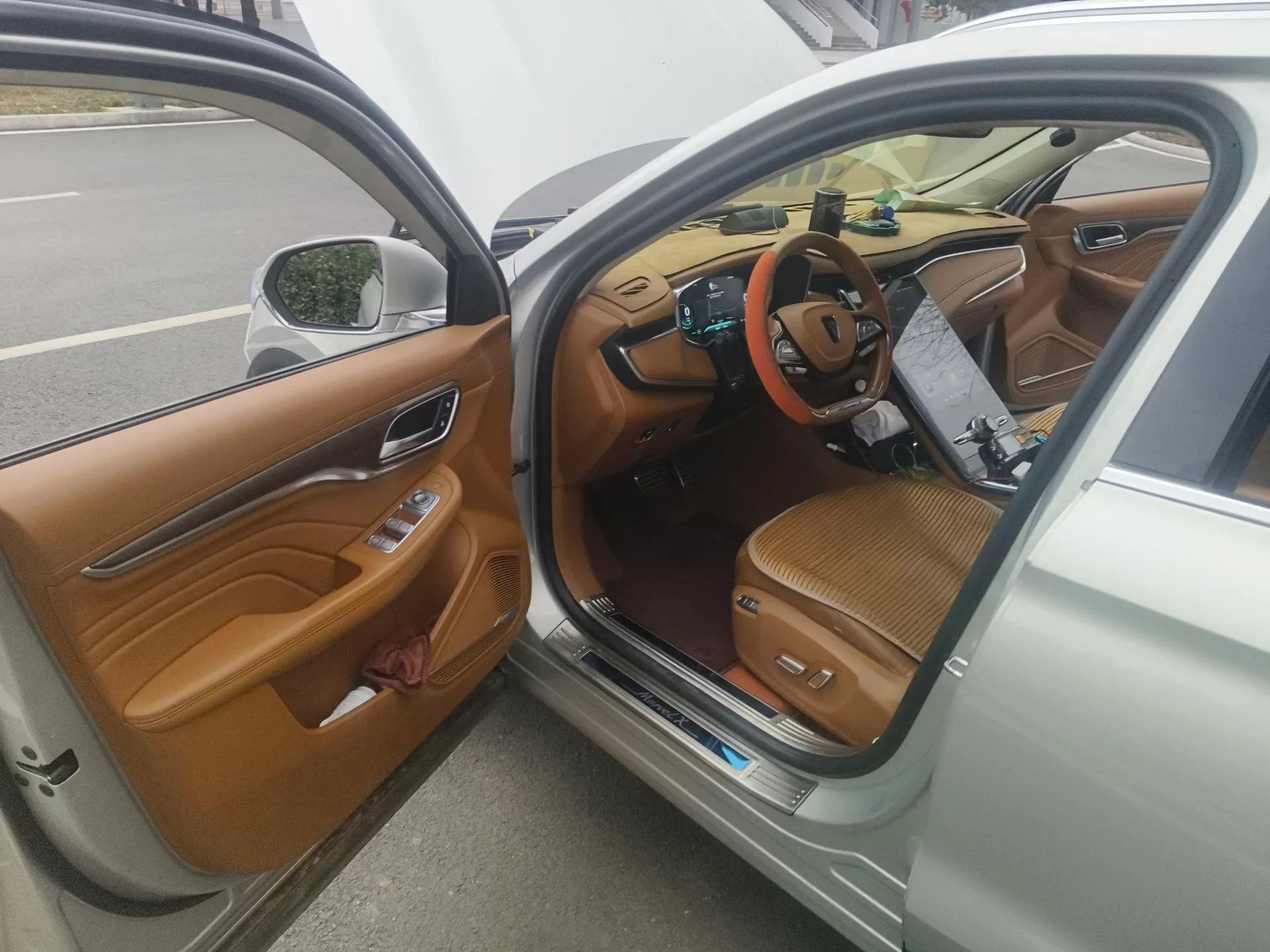 Roewe MARVEL X 2018 Rear-Drive Model — миниатюра 17
