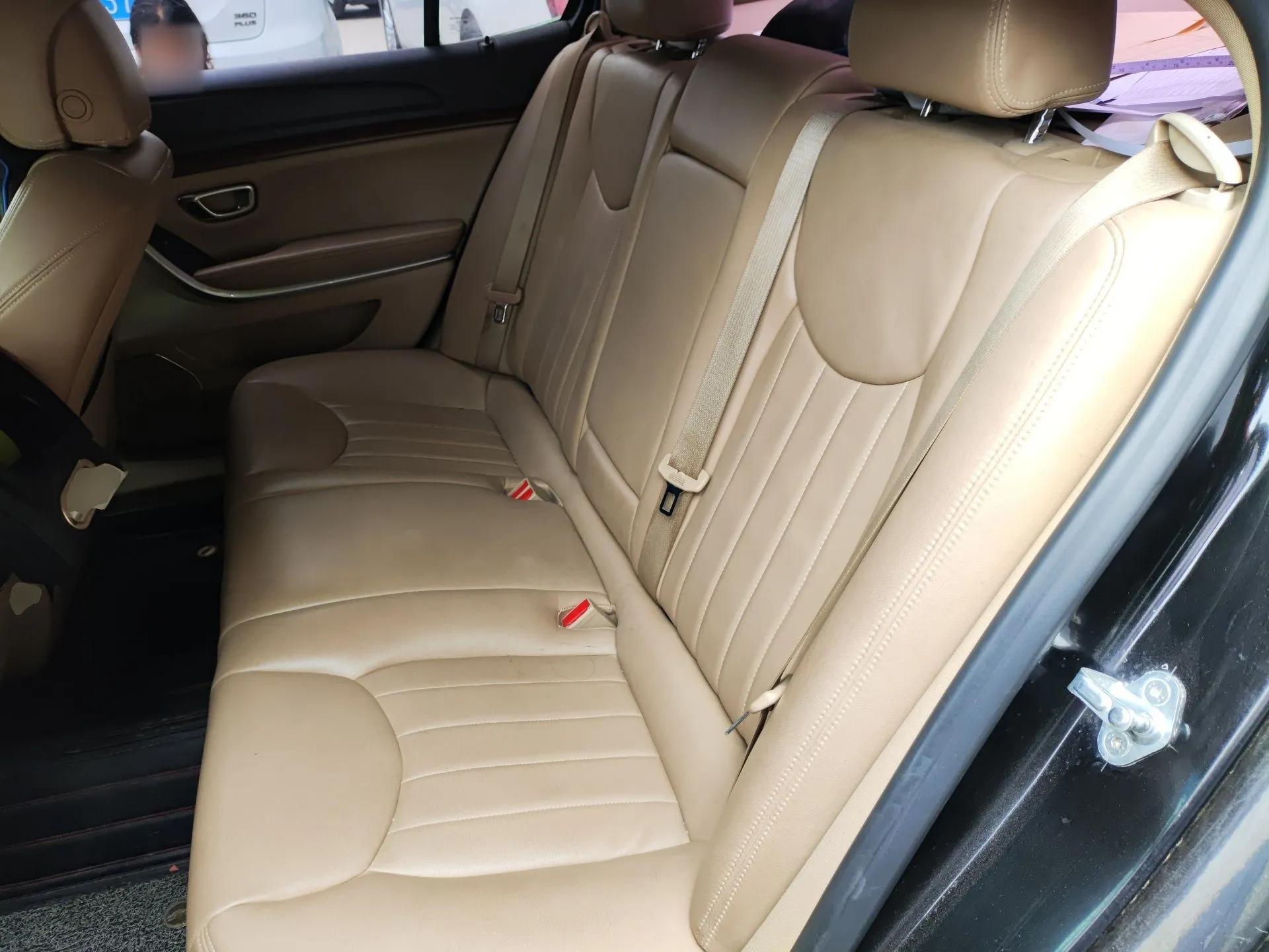 Roewe 950 2012 2.0L Comfort Edition — миниатюра 18