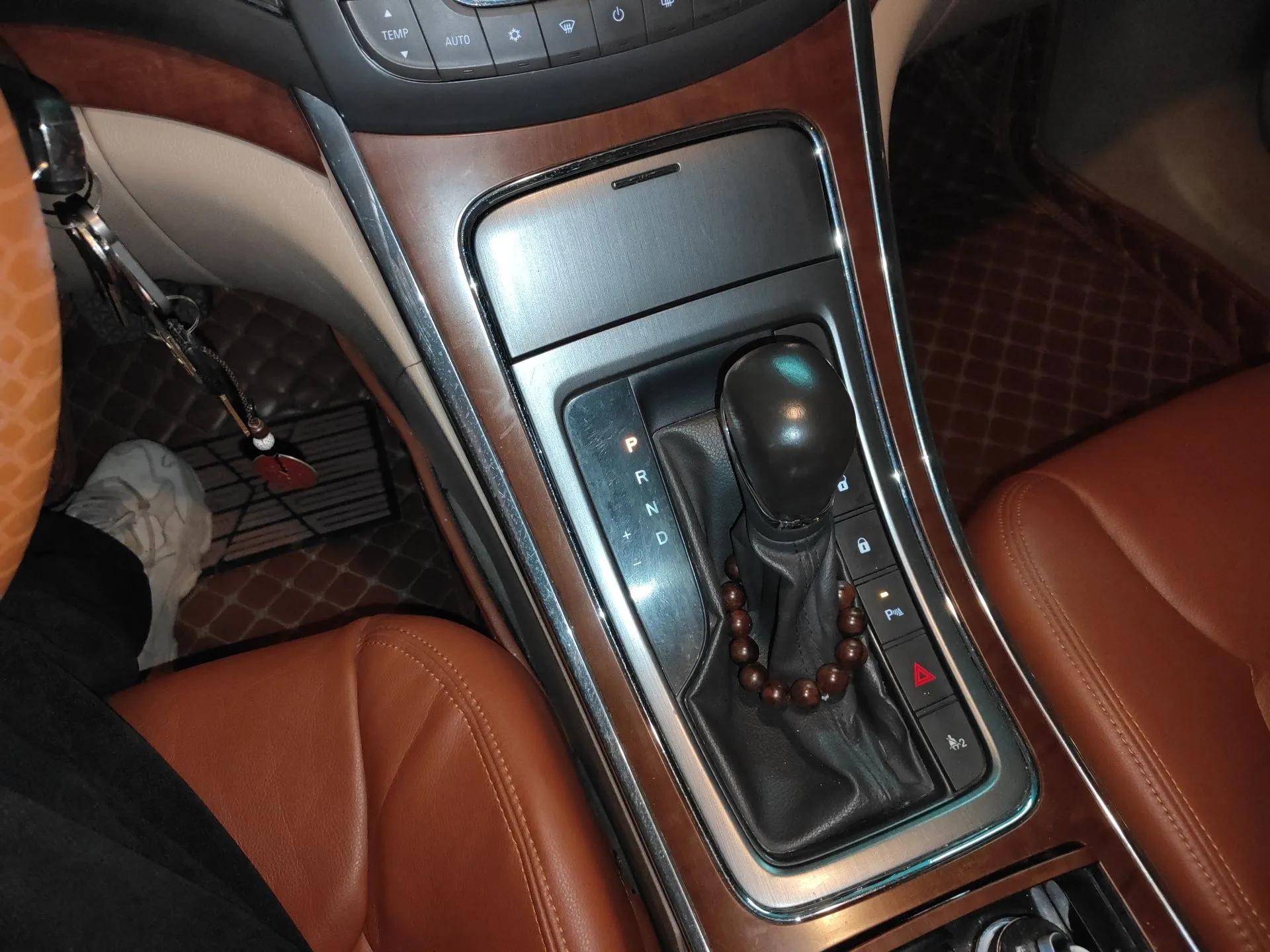 Roewe 950 2012 2.0L Comfort Edition — миниатюра 15